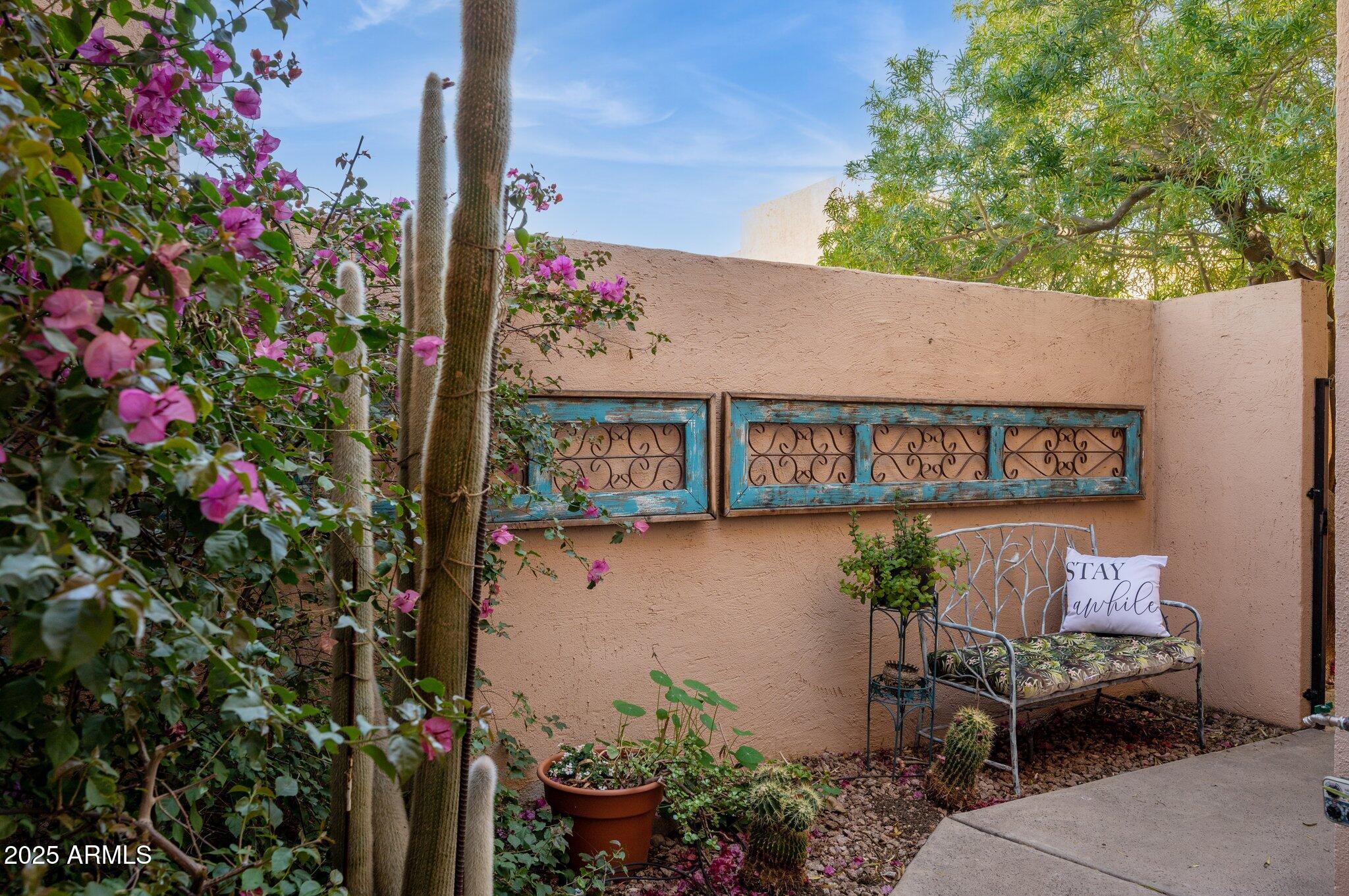 1920 E MARYLAND Avenue # 16