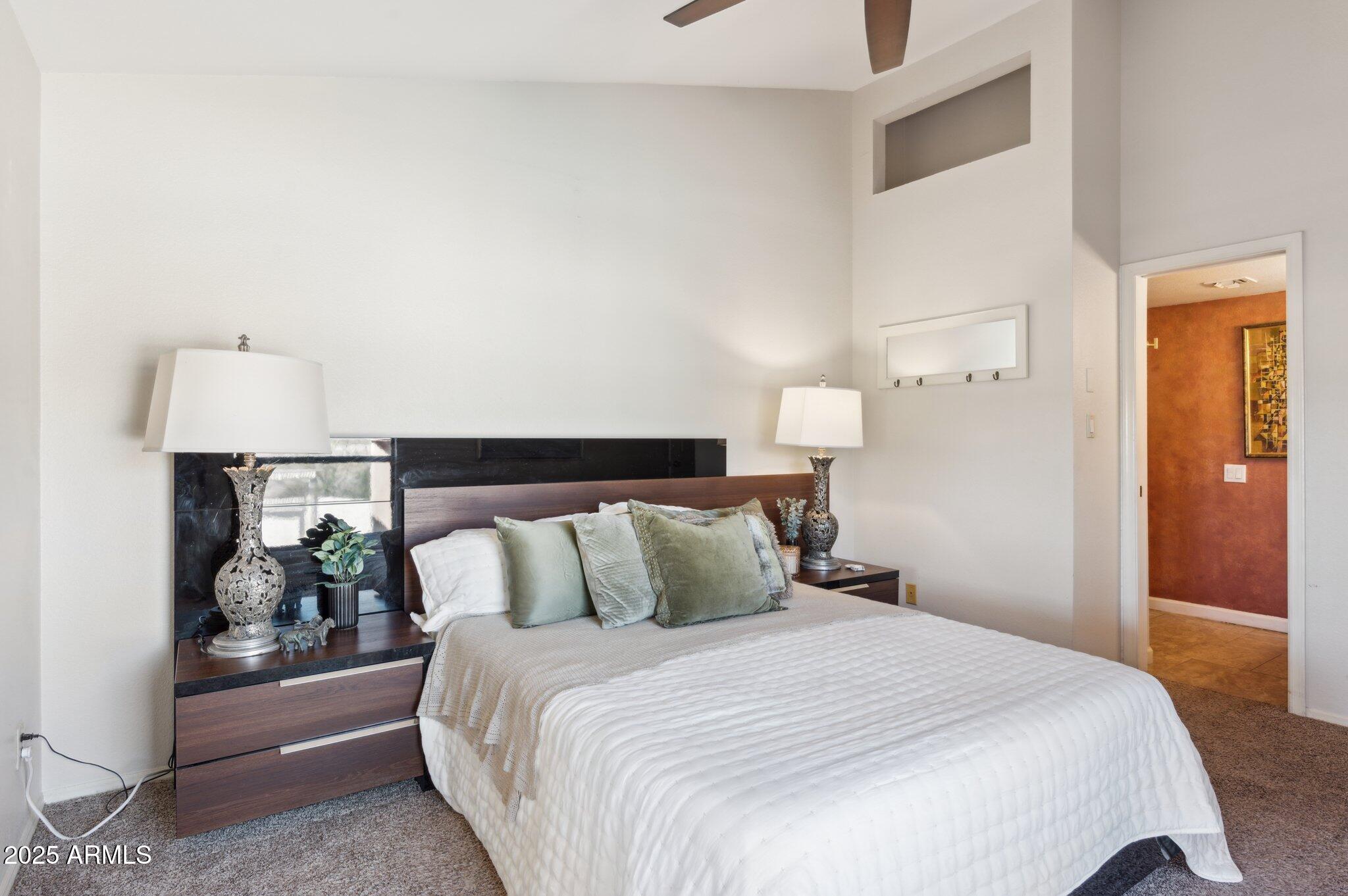 1920 E MARYLAND Avenue # 16