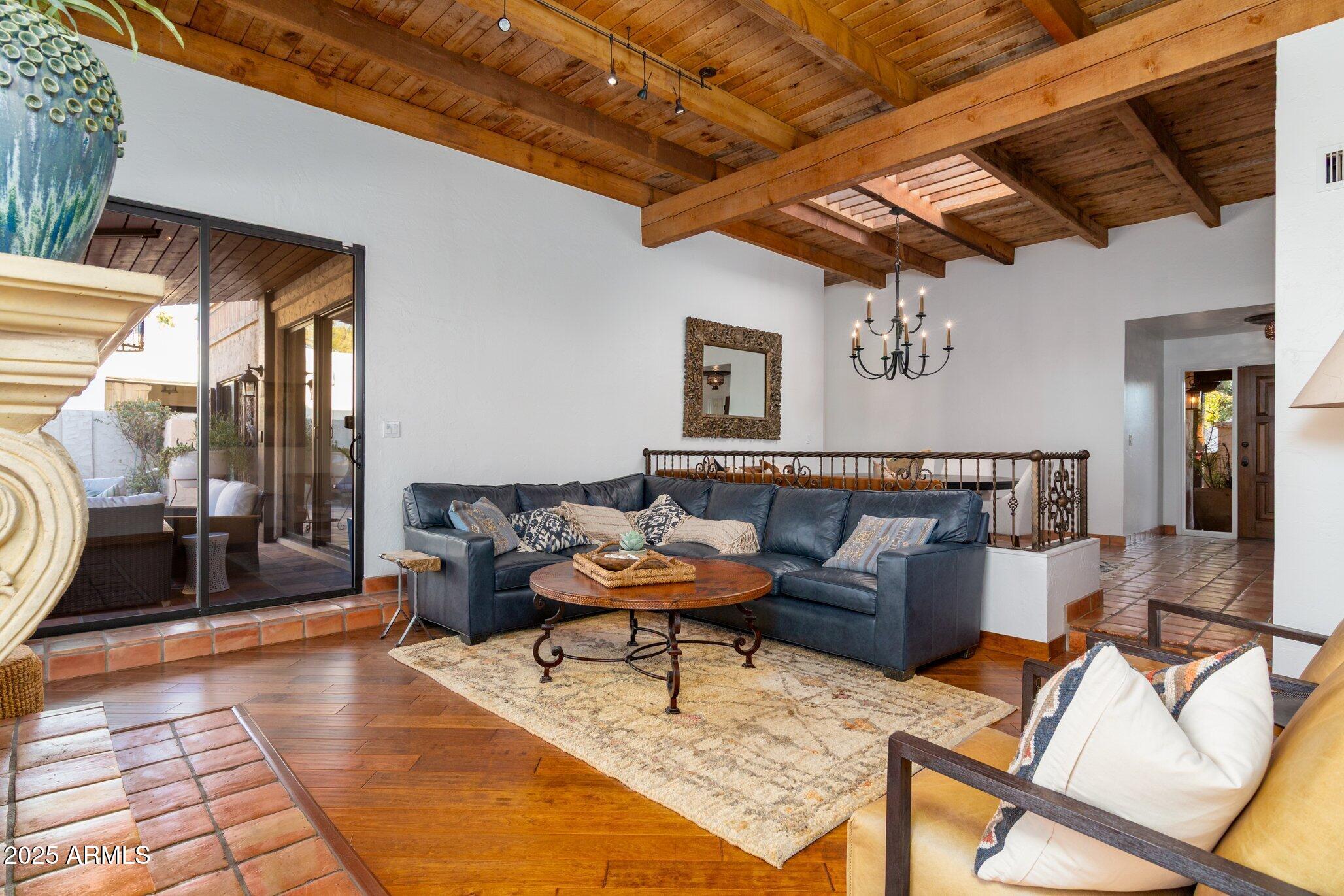 2548 E VERMONT Avenue