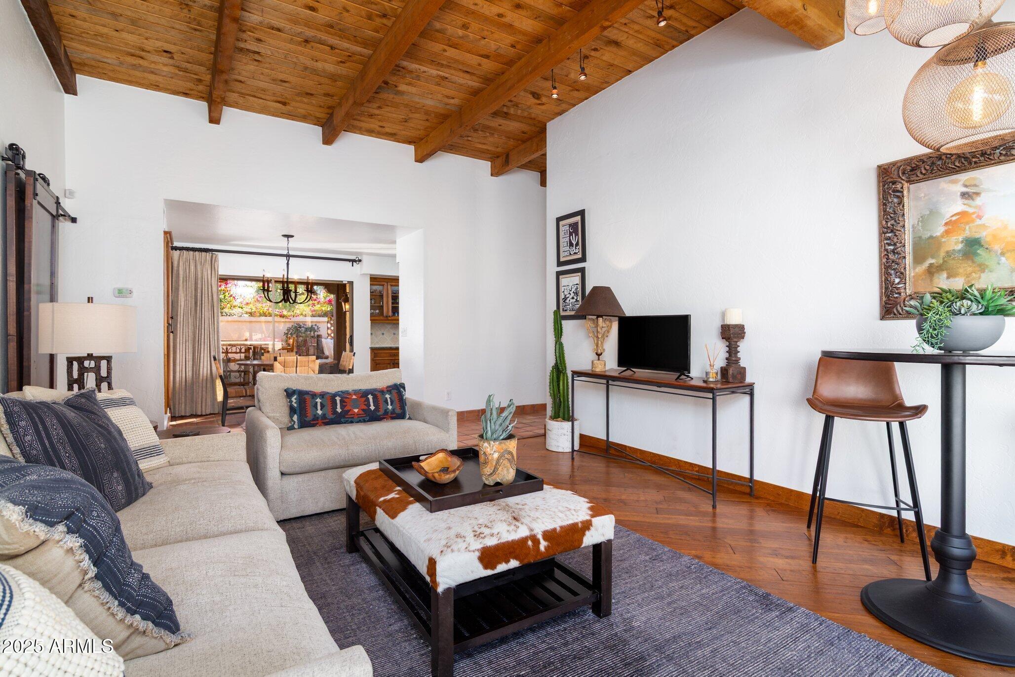 2548 E VERMONT Avenue