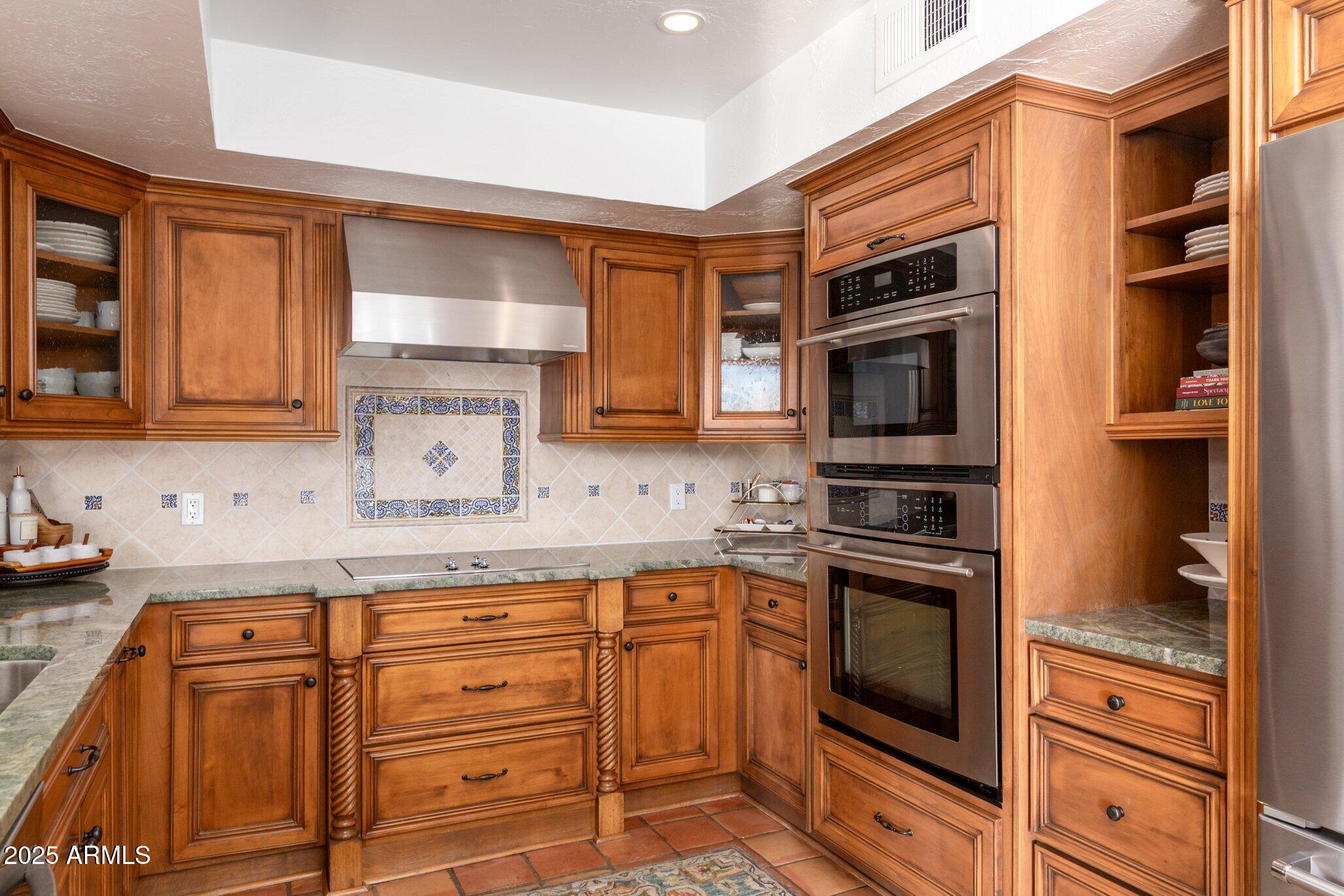 2548 E VERMONT Avenue