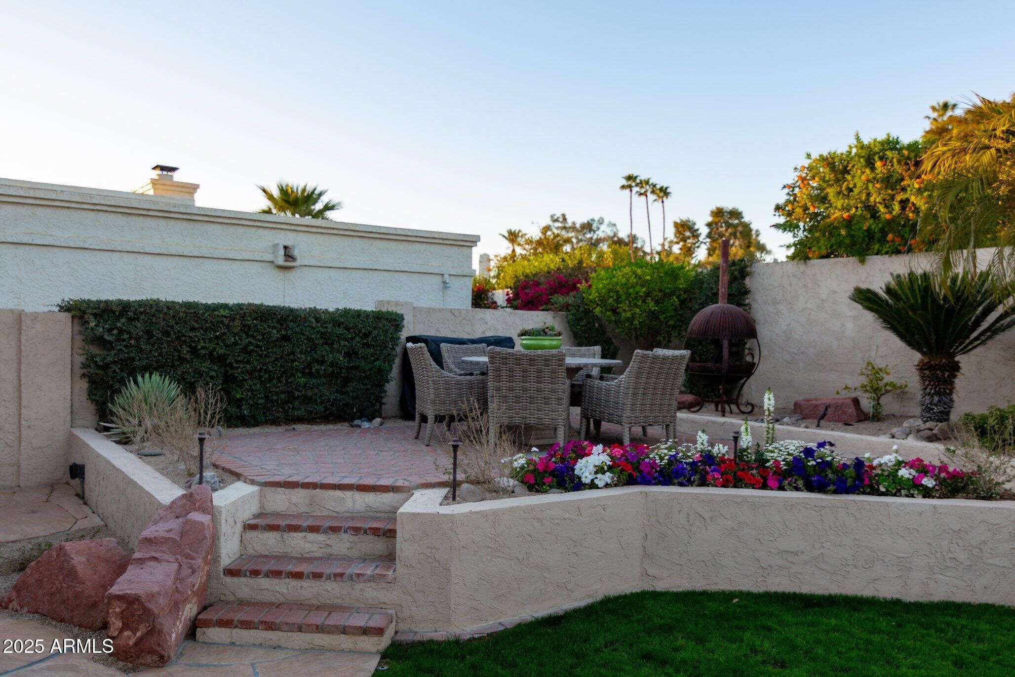 2548 E VERMONT Avenue