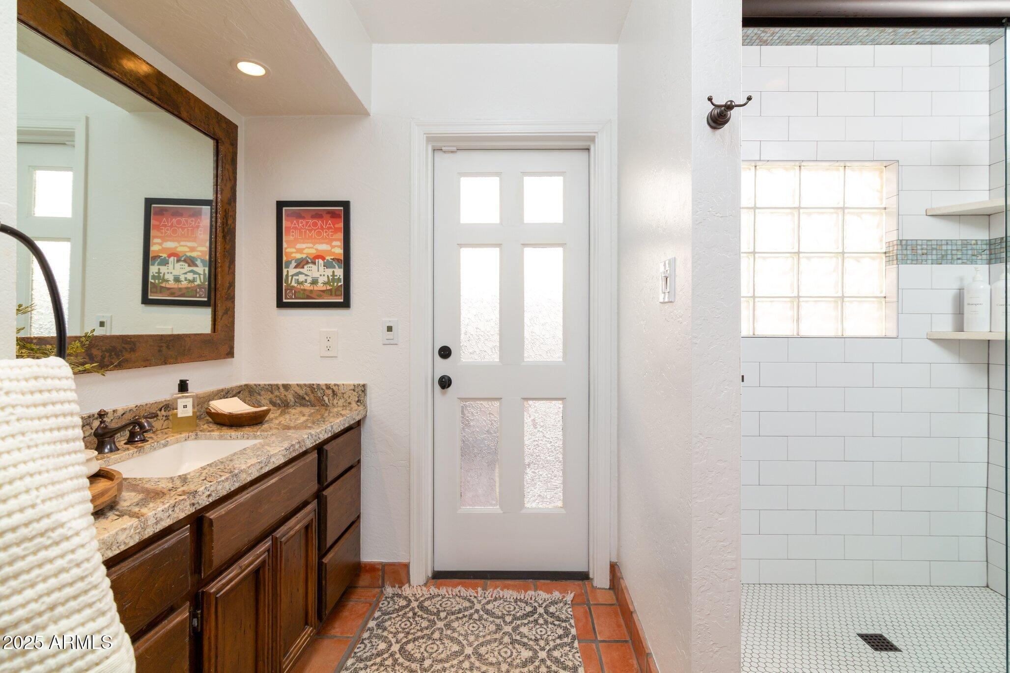 2548 E VERMONT Avenue