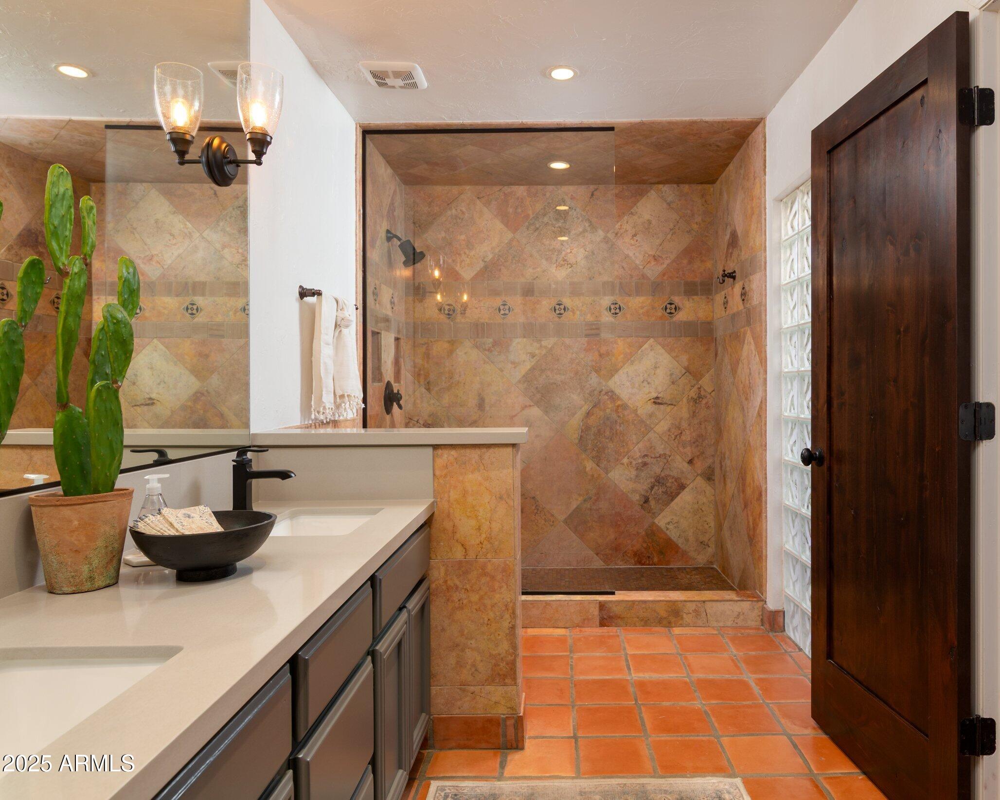 2548 E VERMONT Avenue