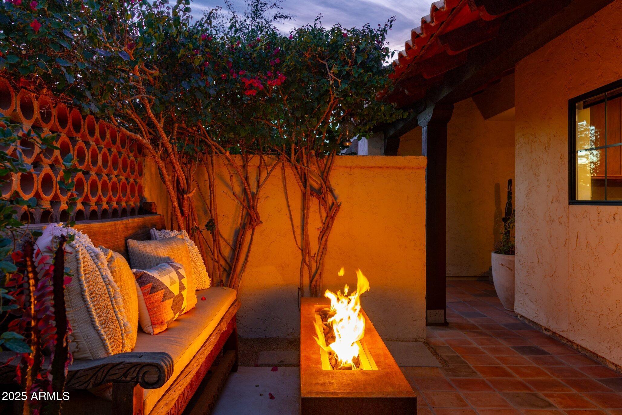 2548 E VERMONT Avenue