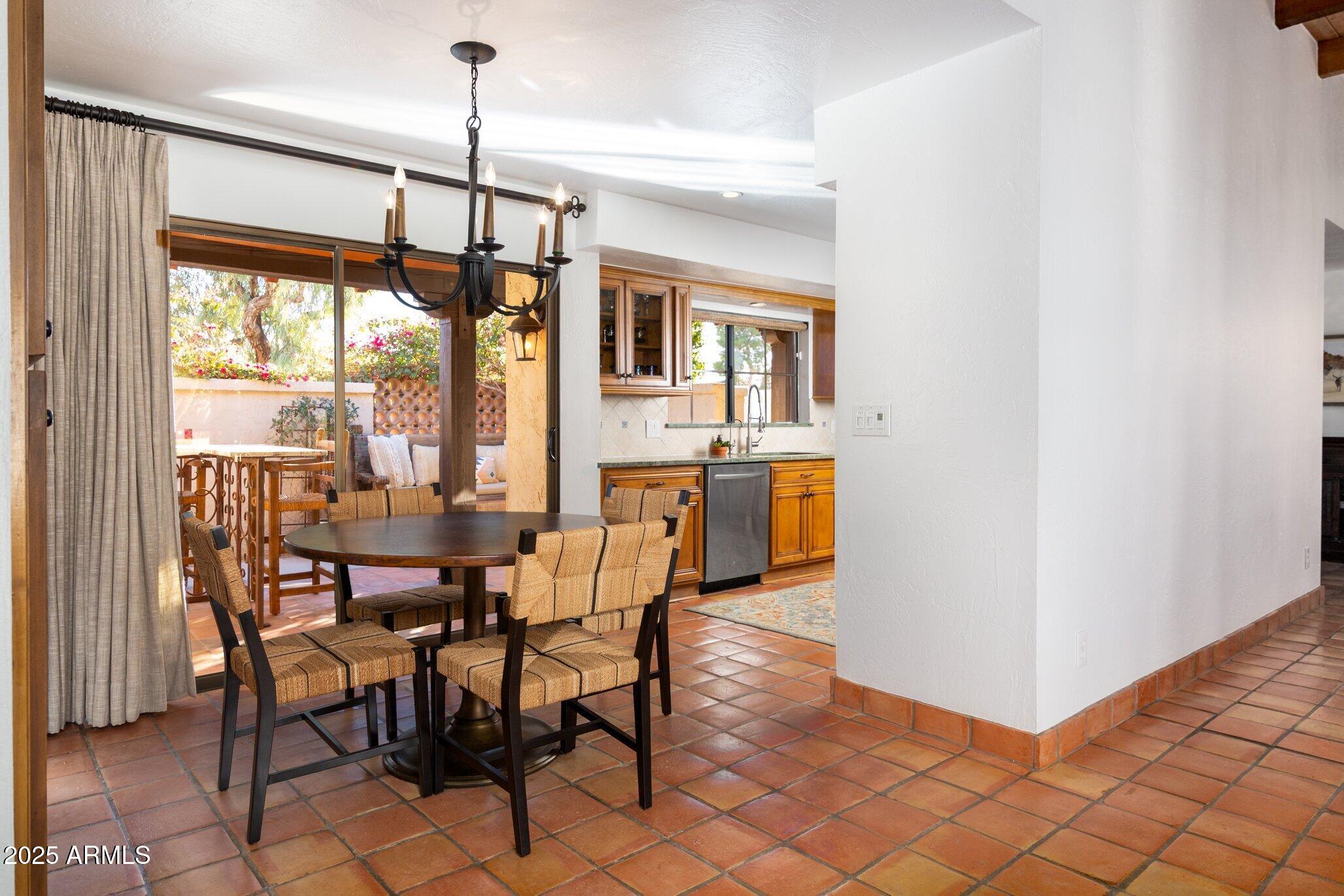 2548 E VERMONT Avenue