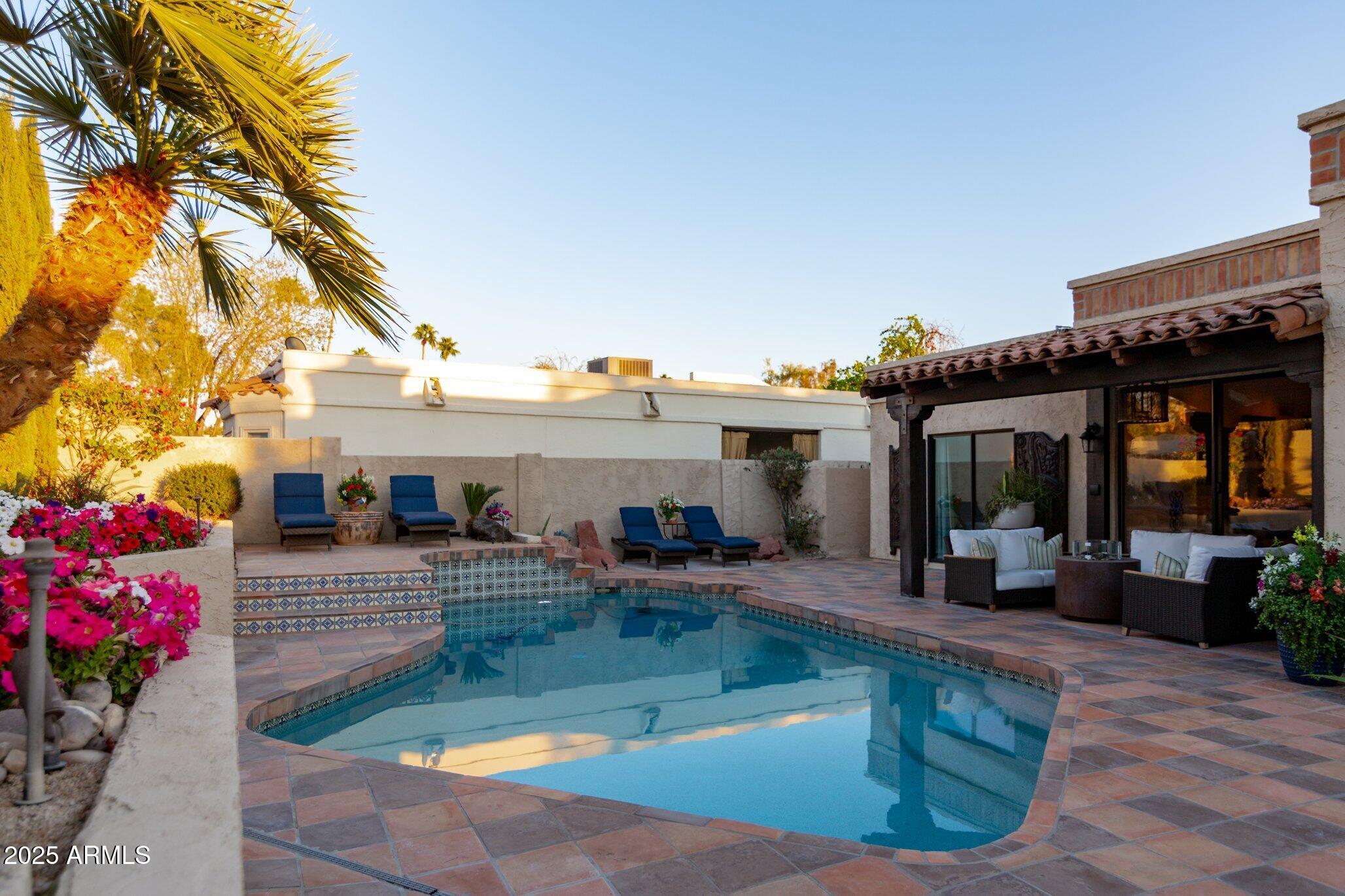 2548 E VERMONT Avenue