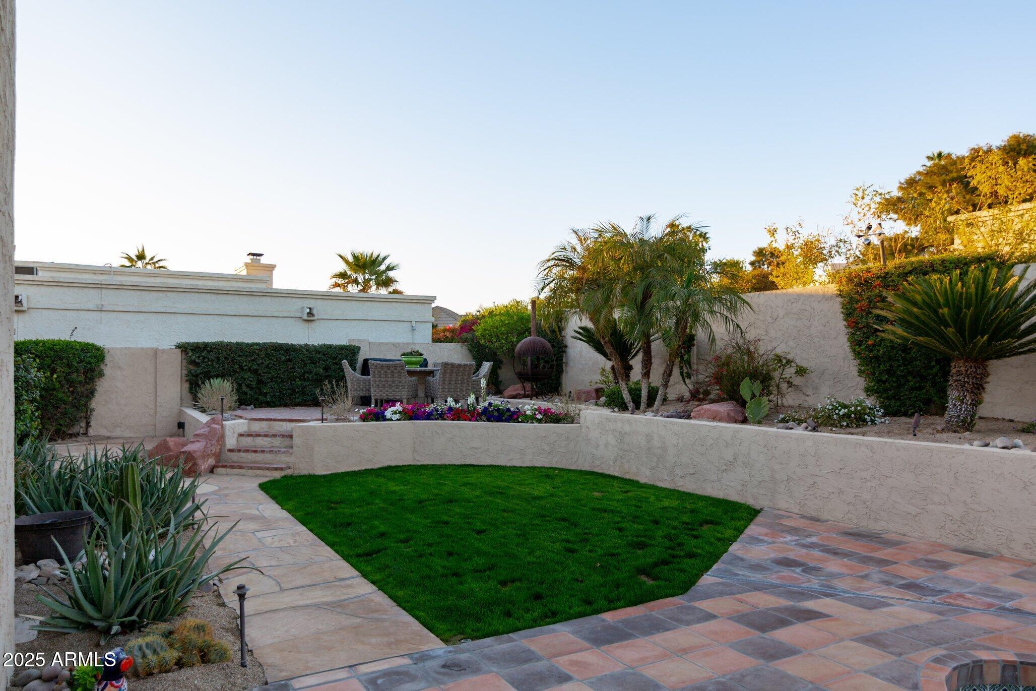 2548 E VERMONT Avenue