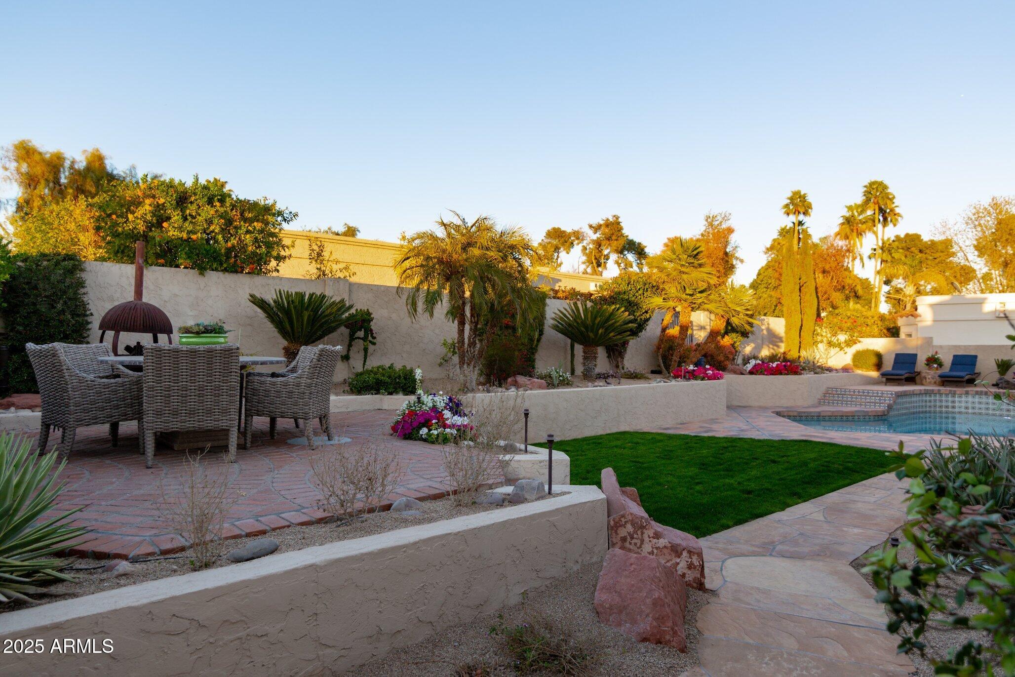 2548 E VERMONT Avenue