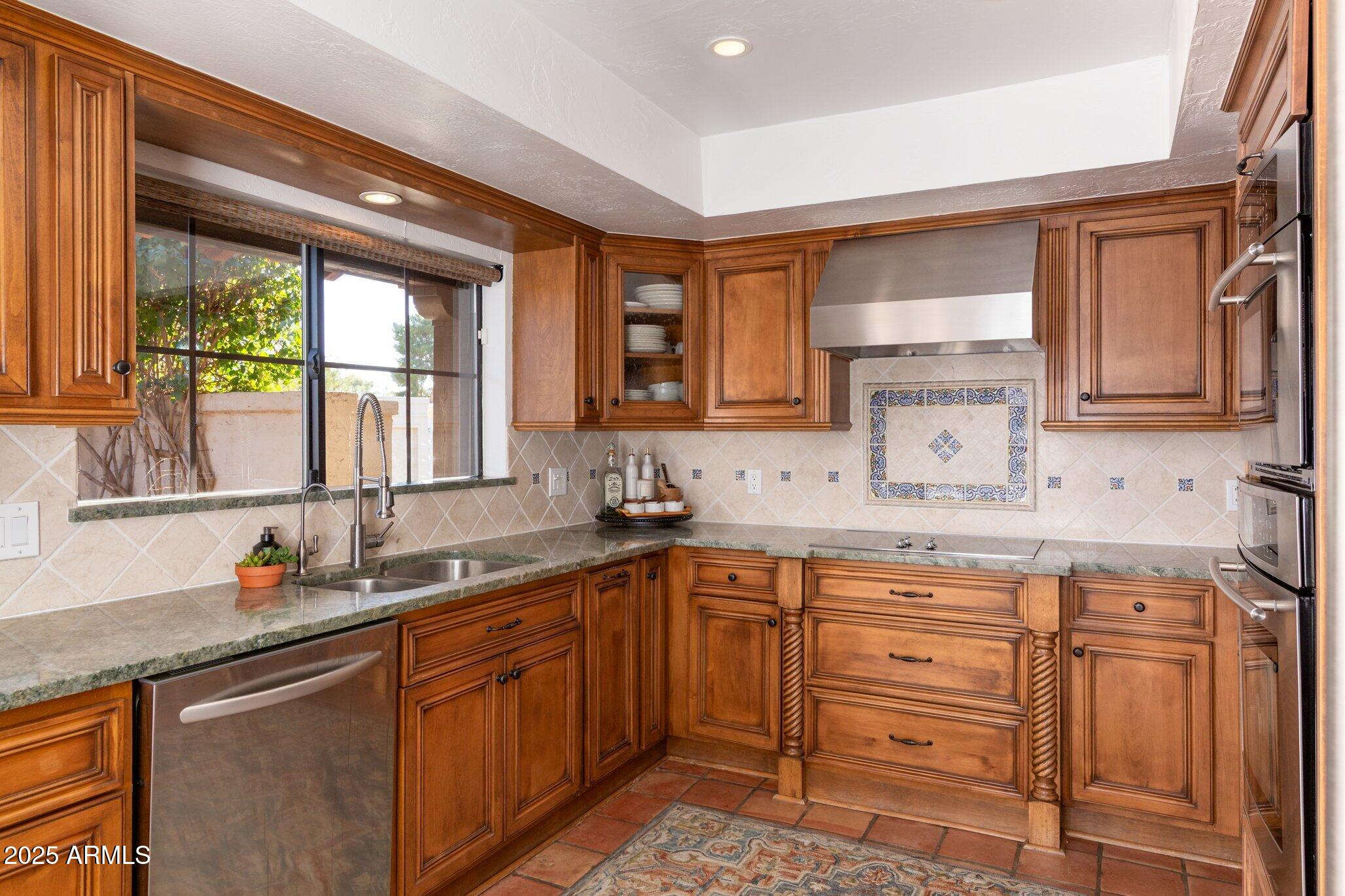 2548 E VERMONT Avenue