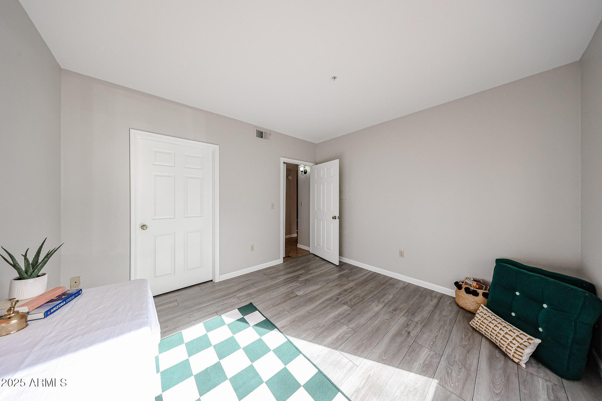 750 E NORTHERN Avenue # 1079