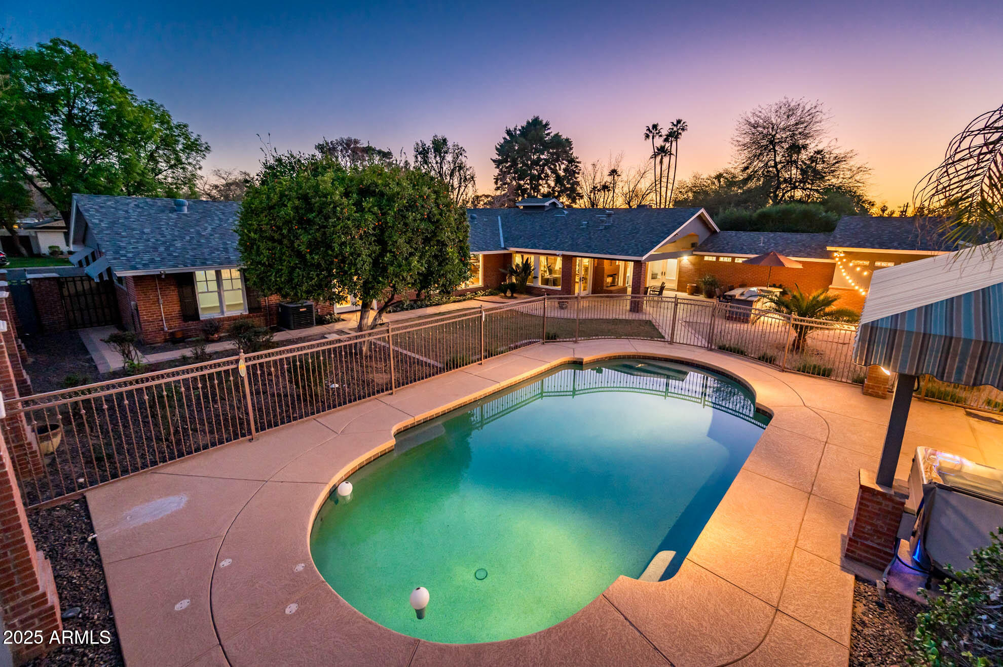 220 W SAN JUAN Avenue