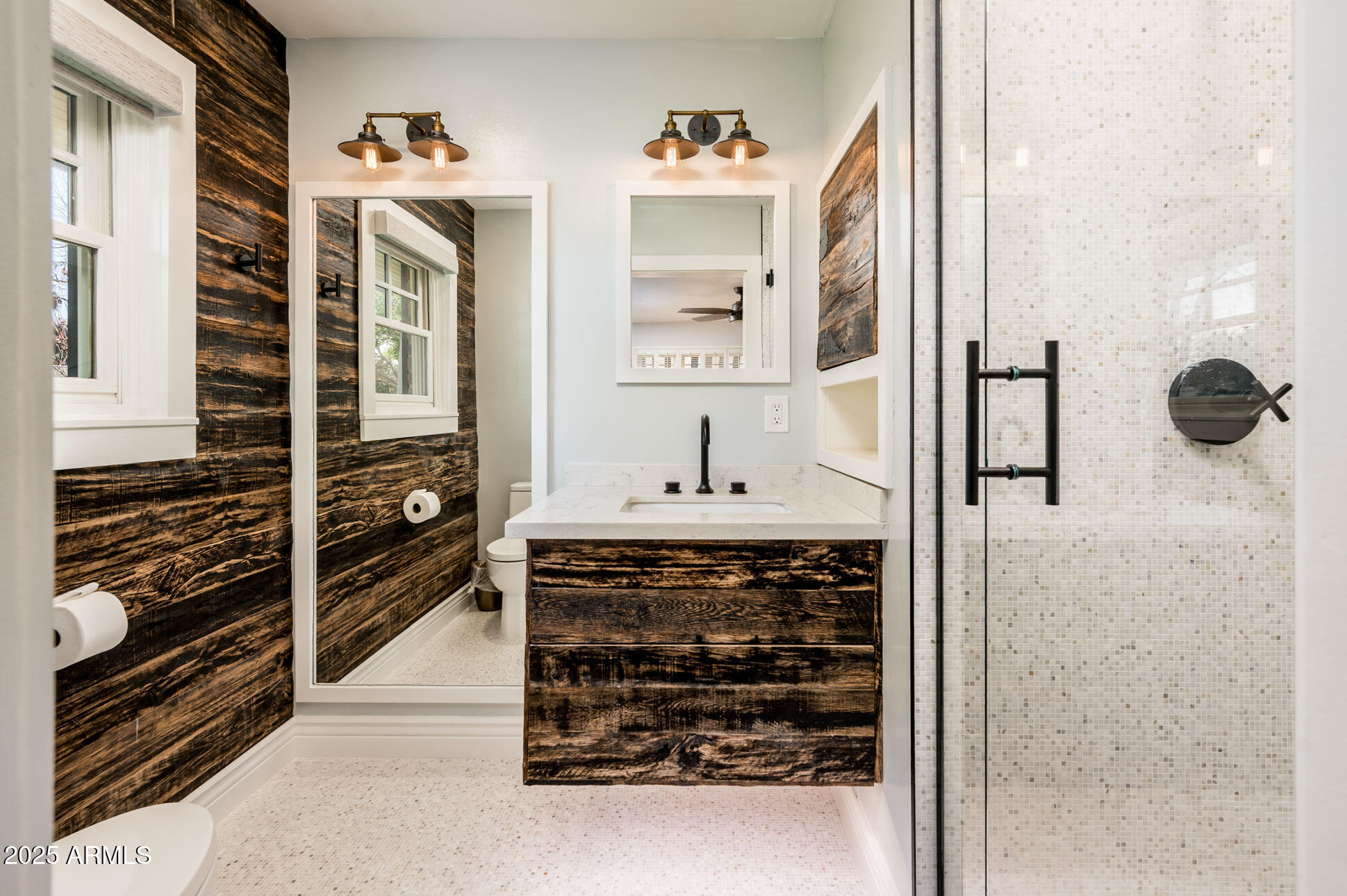 220 W SAN JUAN Avenue