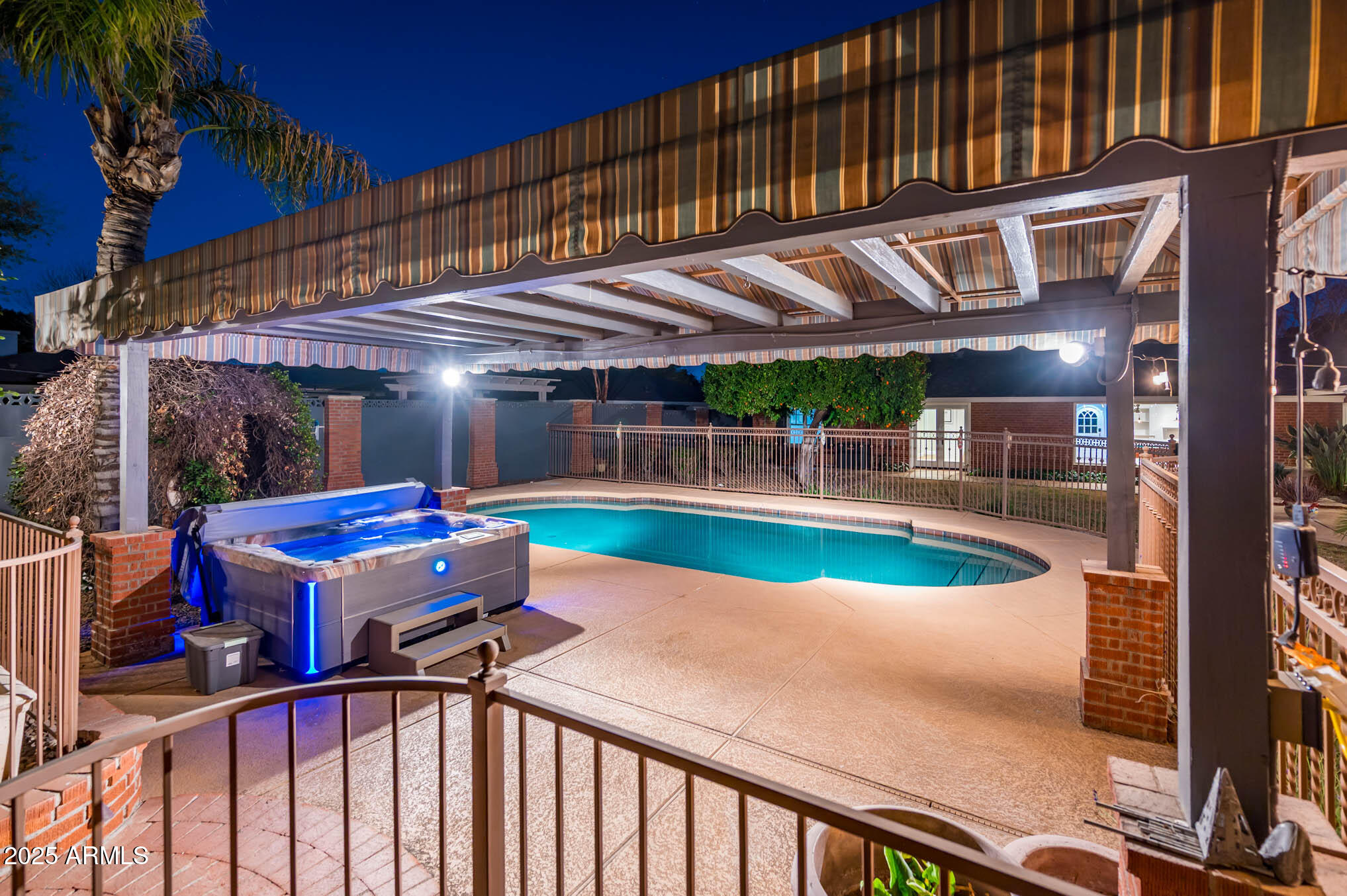 220 W SAN JUAN Avenue