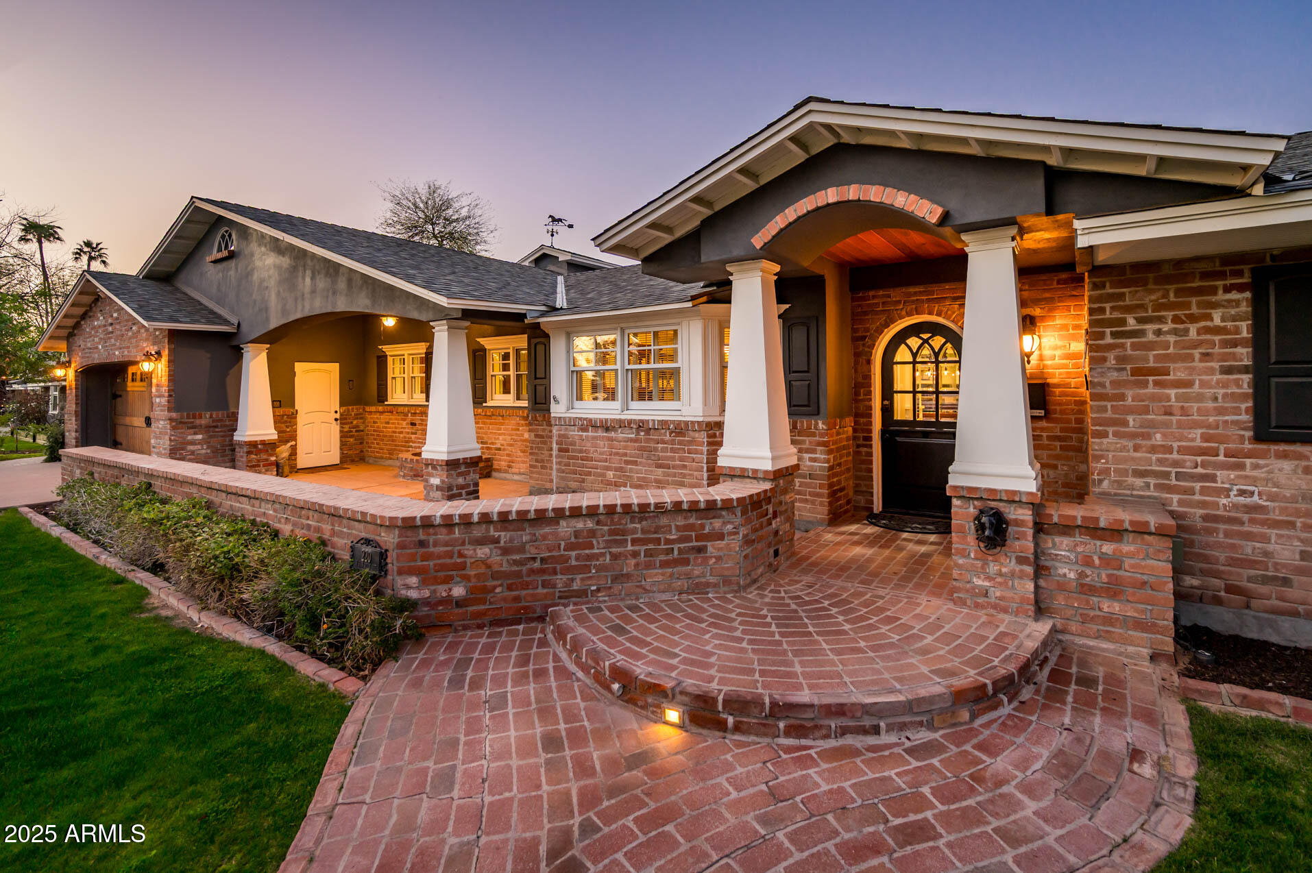 220 W SAN JUAN Avenue