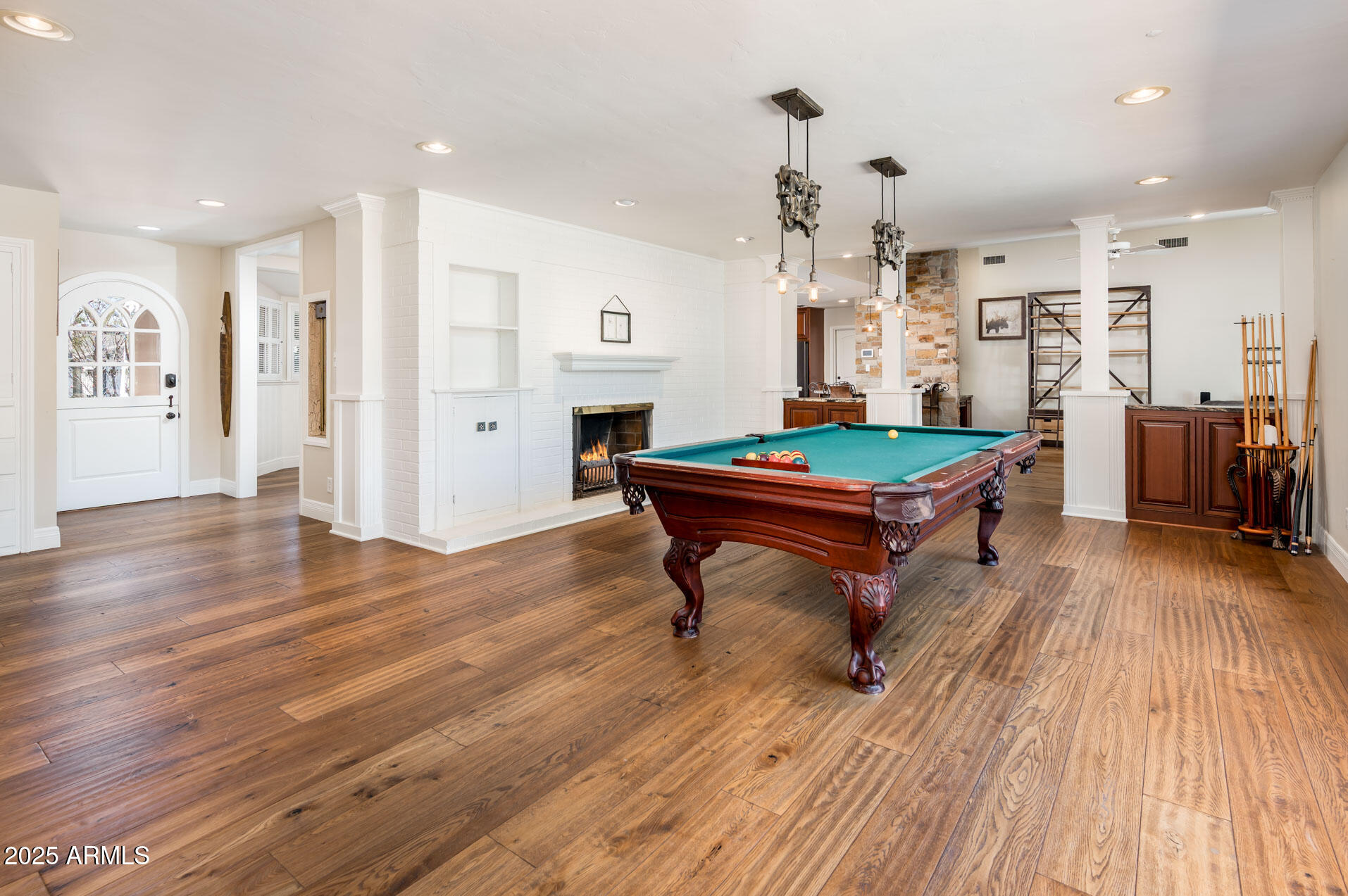 220 W SAN JUAN Avenue