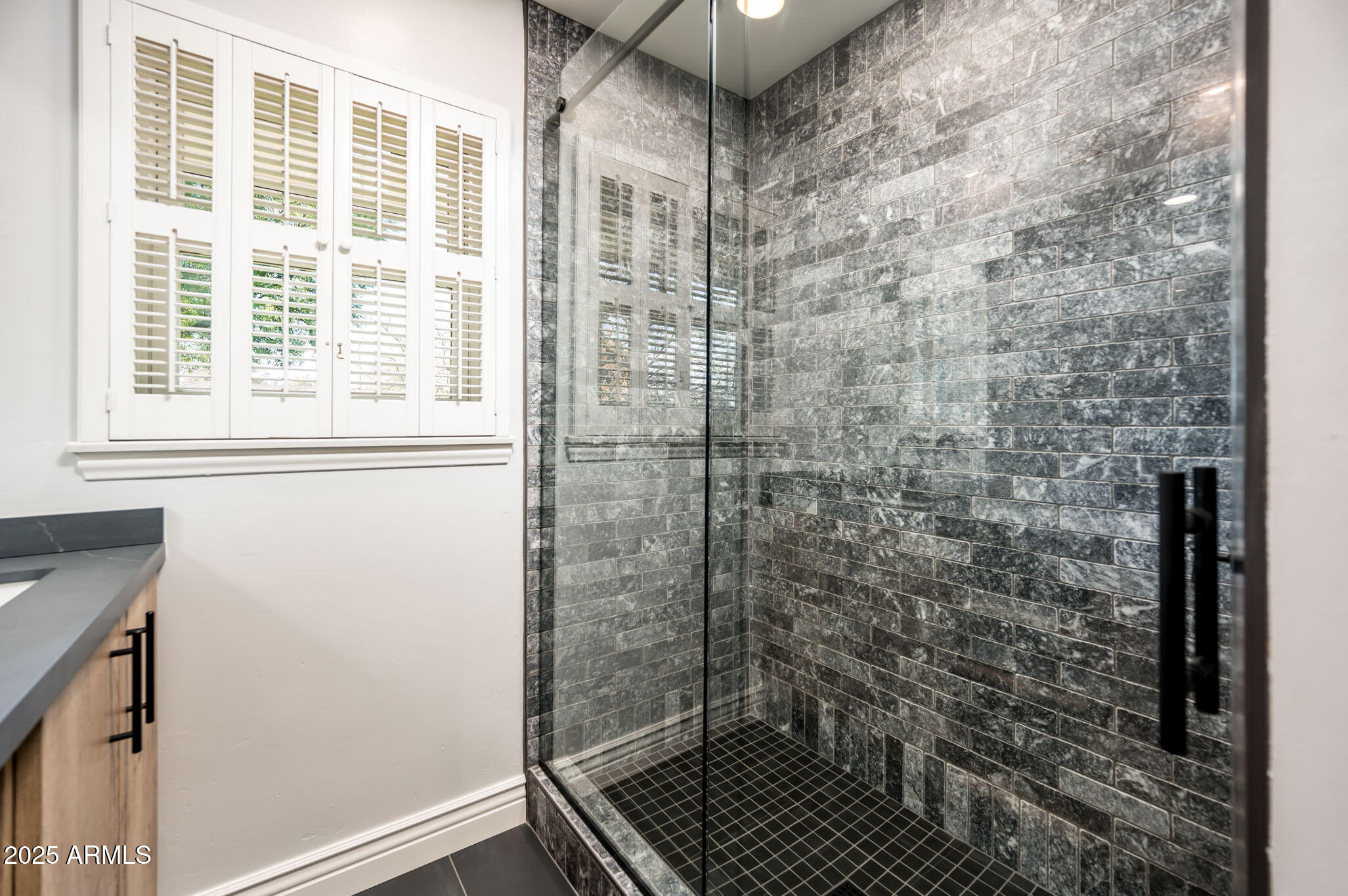 220 W SAN JUAN Avenue