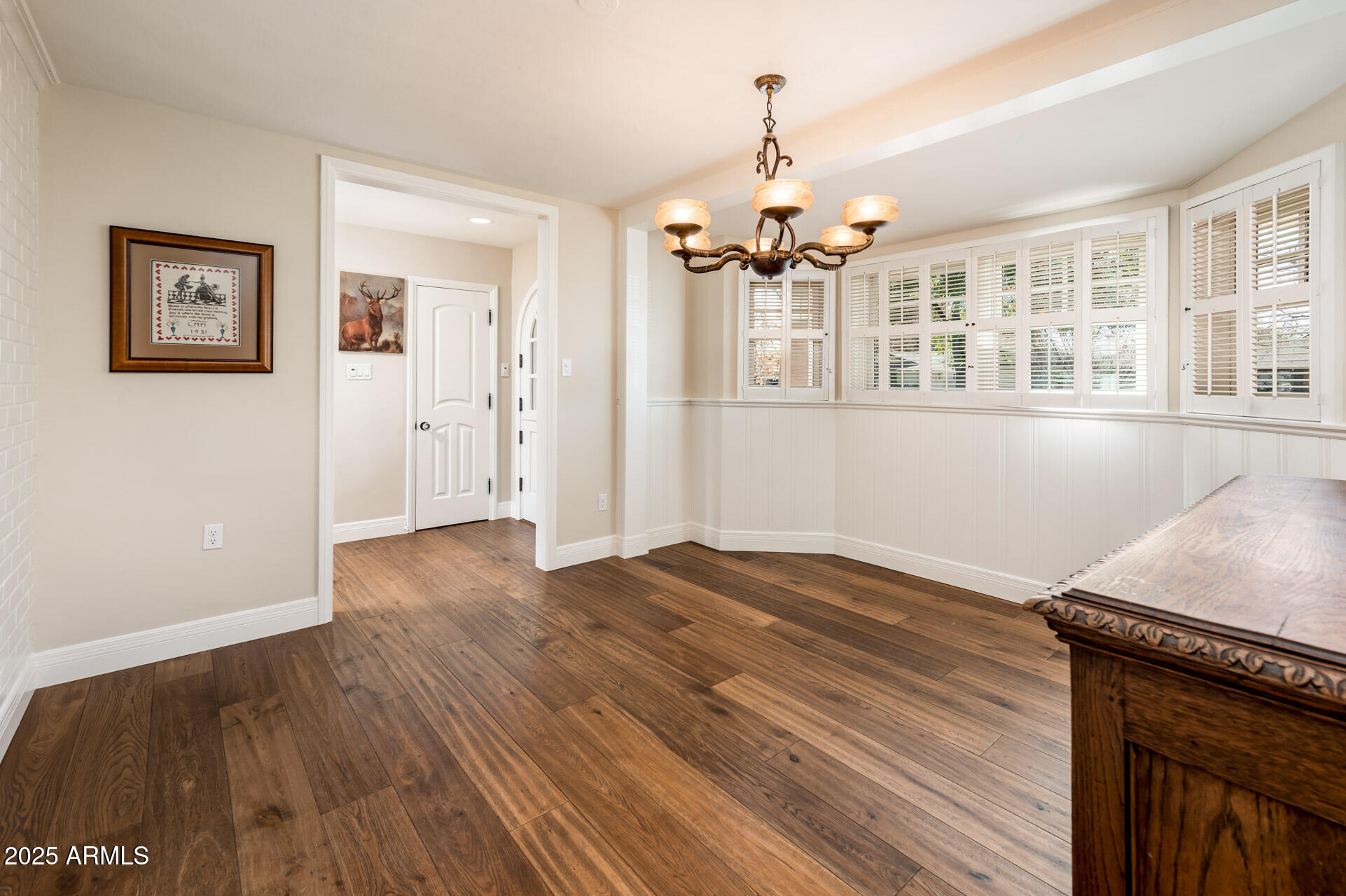 220 W SAN JUAN Avenue