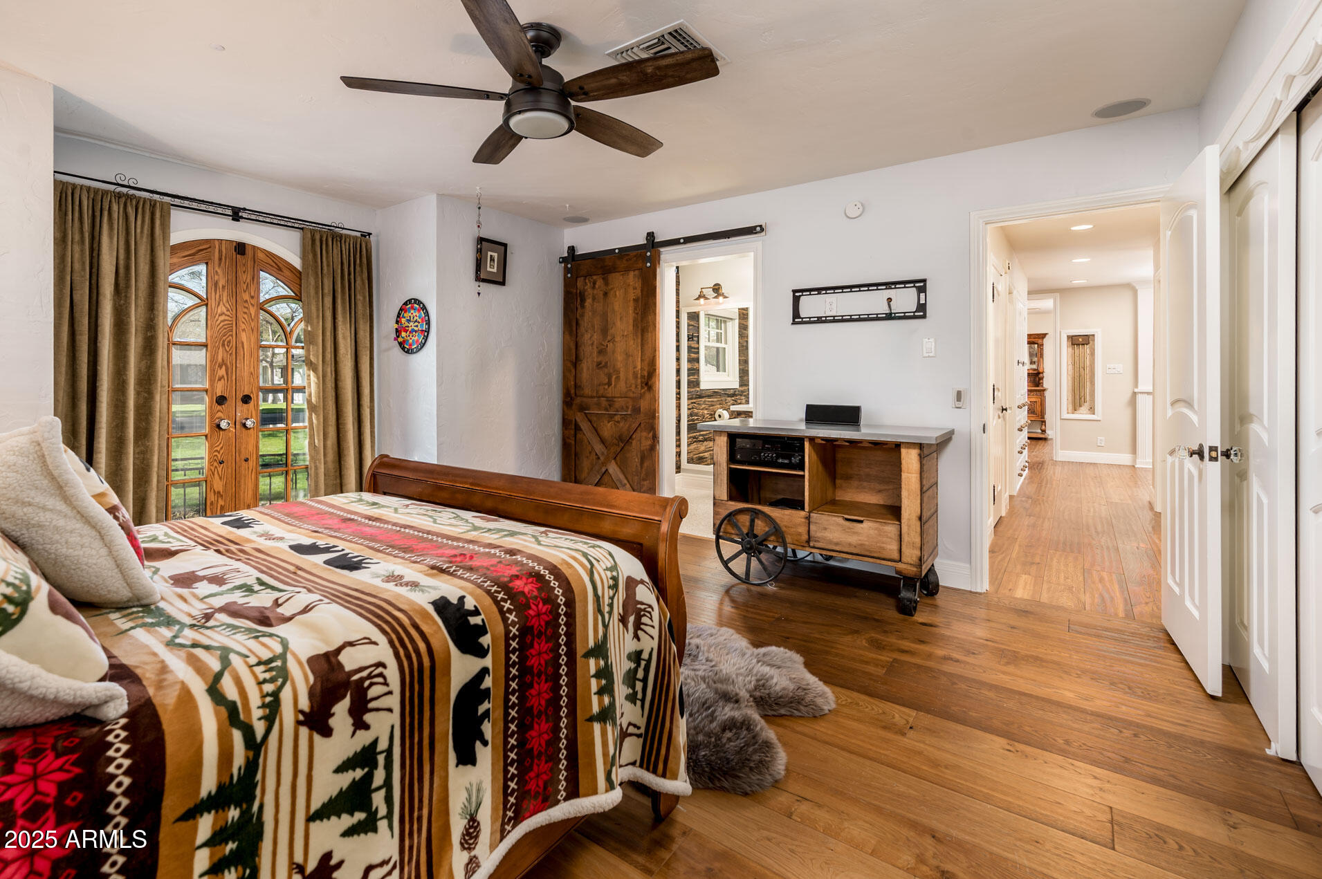 220 W SAN JUAN Avenue