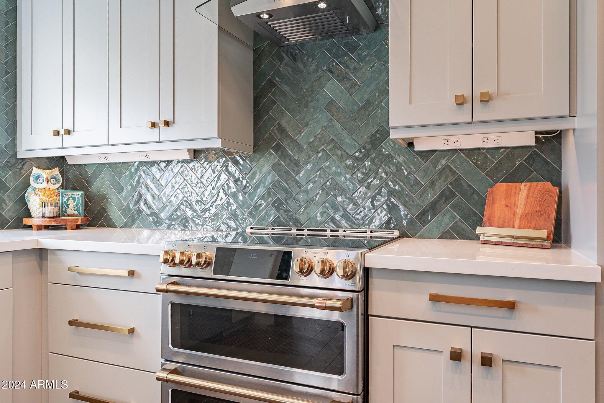 9798 E CINNABAR Avenue