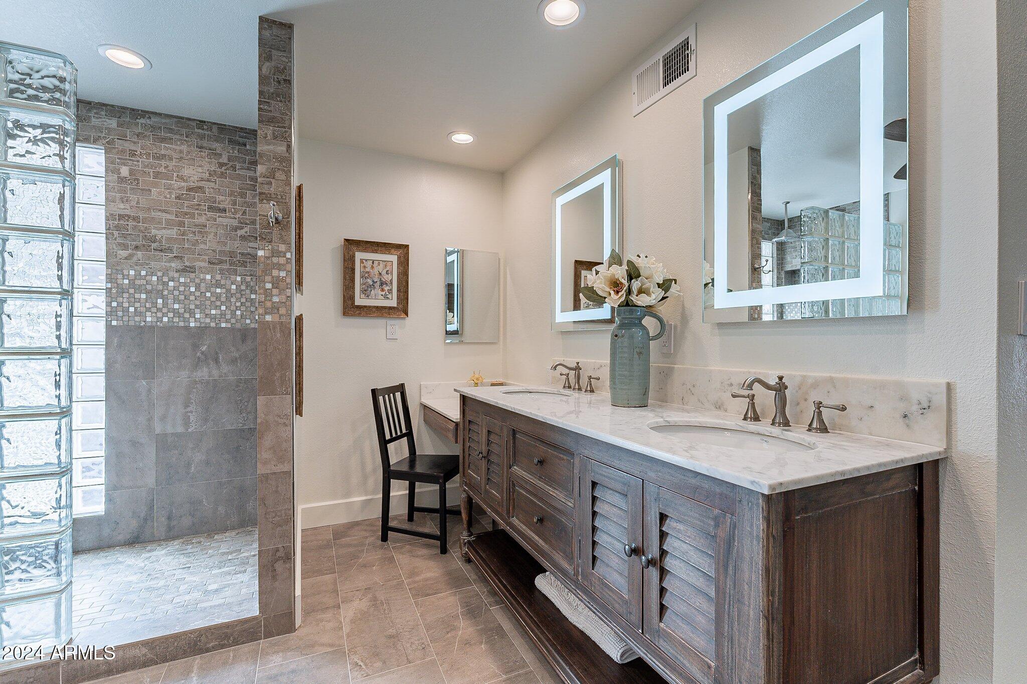 9798 E CINNABAR Avenue