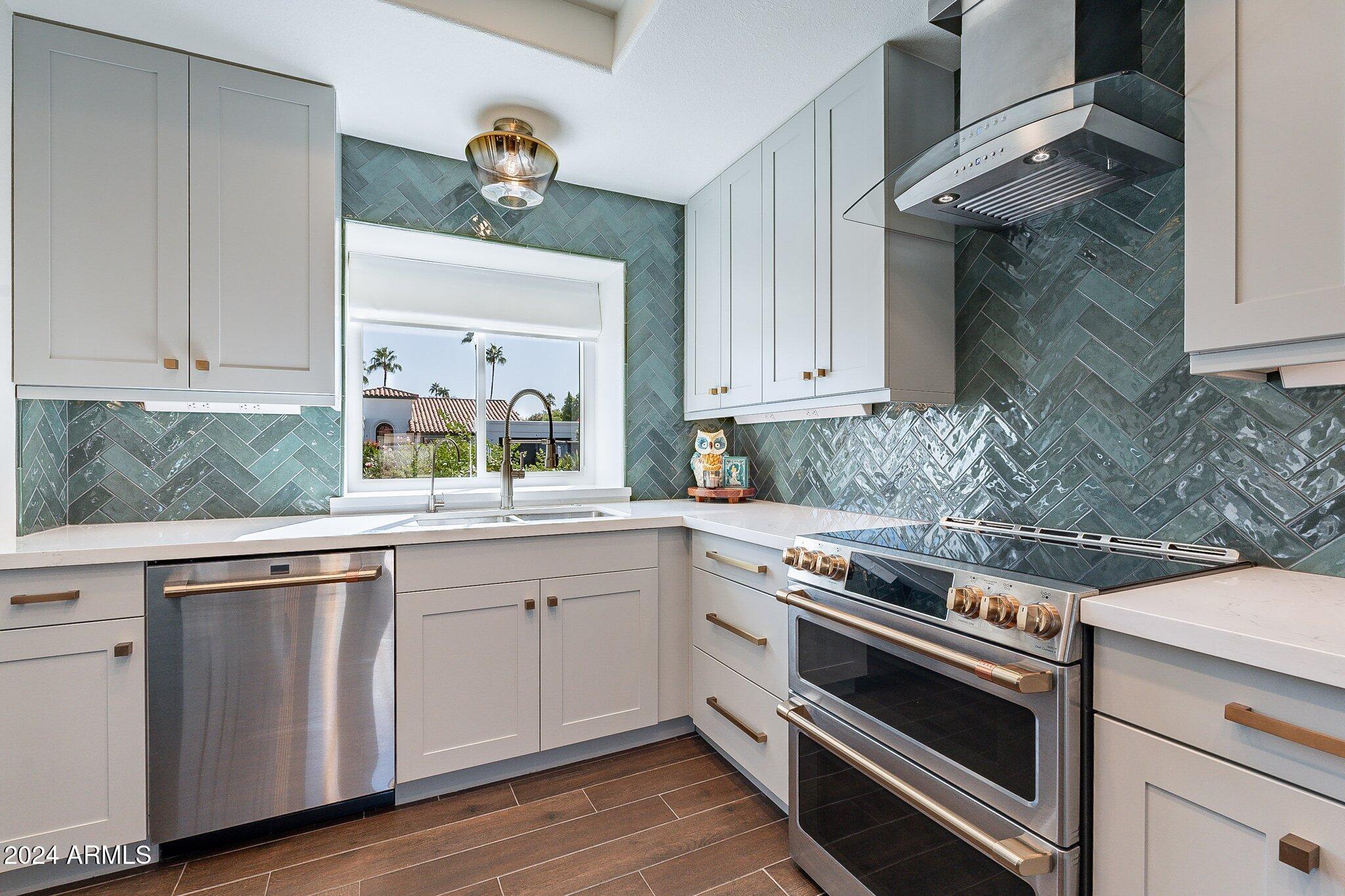 9798 E CINNABAR Avenue