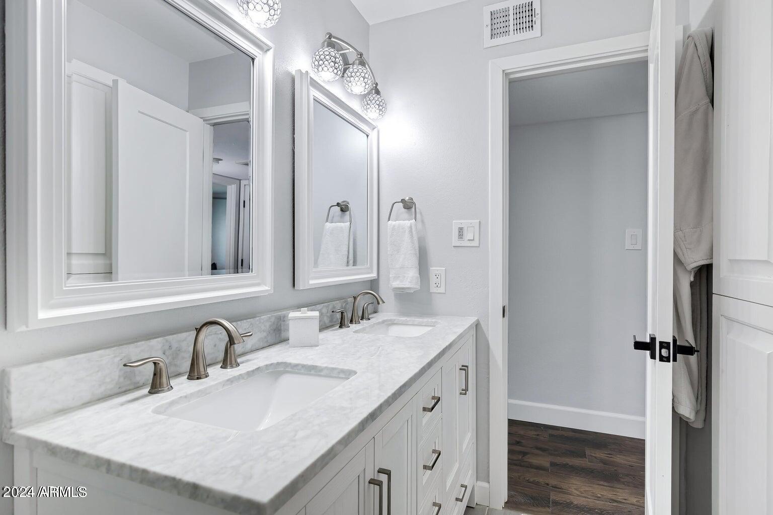 8259 E MULBERRY Lane