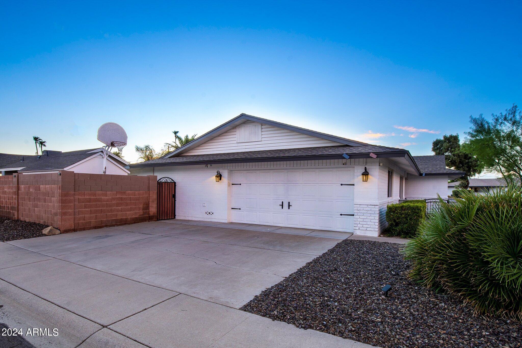 8259 E MULBERRY Lane