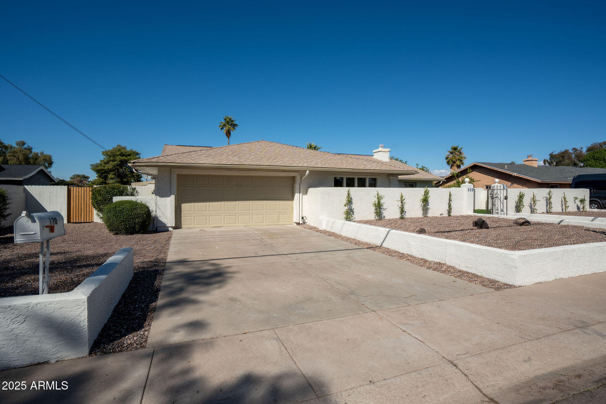 120 W THUNDERBIRD Road