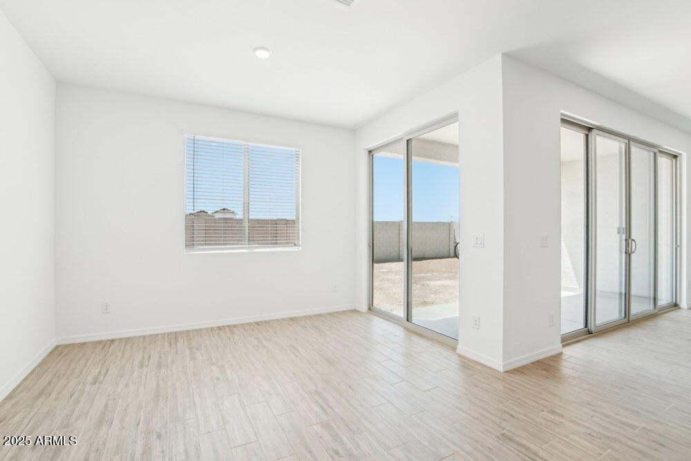 2707 E ABE TRUCKLE Avenue