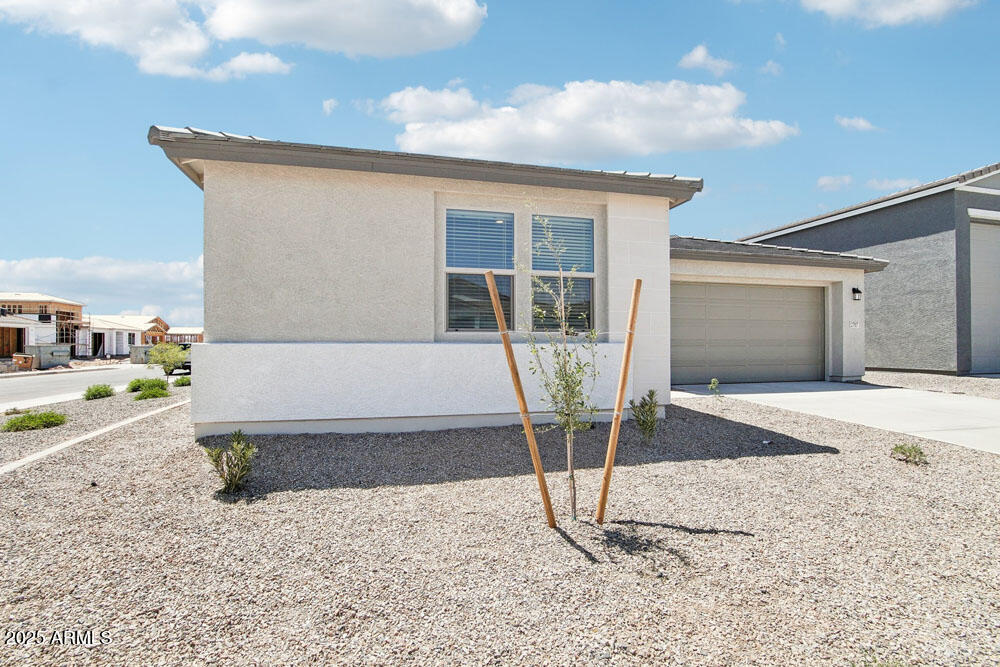 2707 E ABE TRUCKLE Avenue