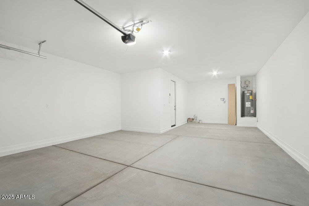 2707 E ABE TRUCKLE Avenue