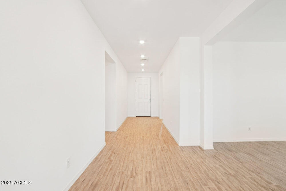 2707 E ABE TRUCKLE Avenue