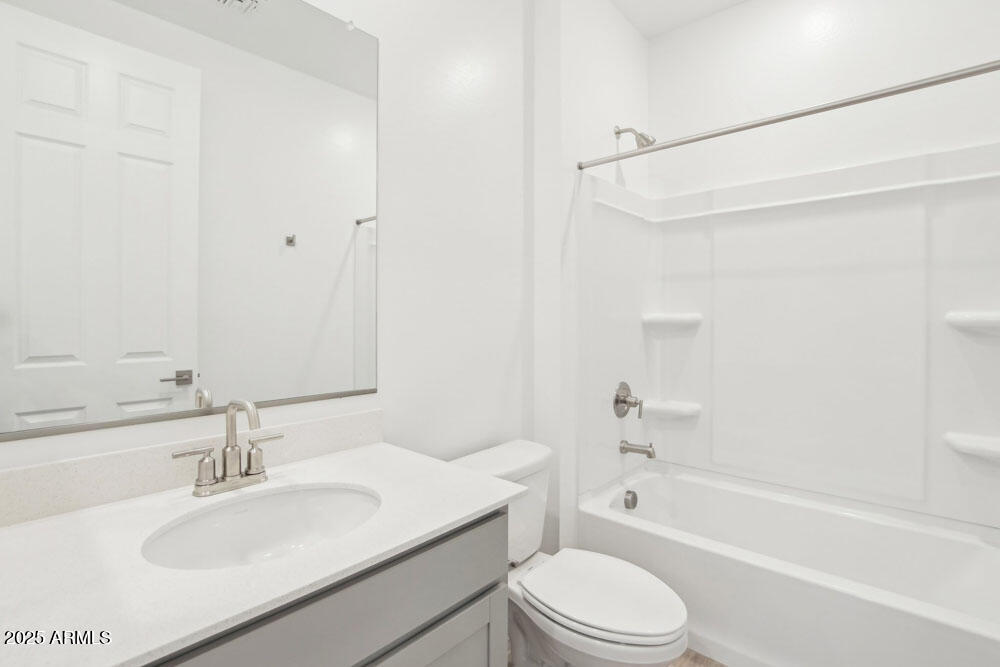 2707 E ABE TRUCKLE Avenue