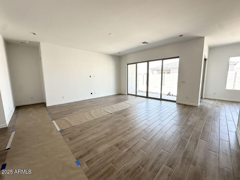 11426 E UTOPIA Avenue