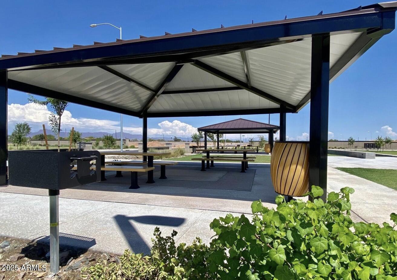 11426 E UTOPIA Avenue