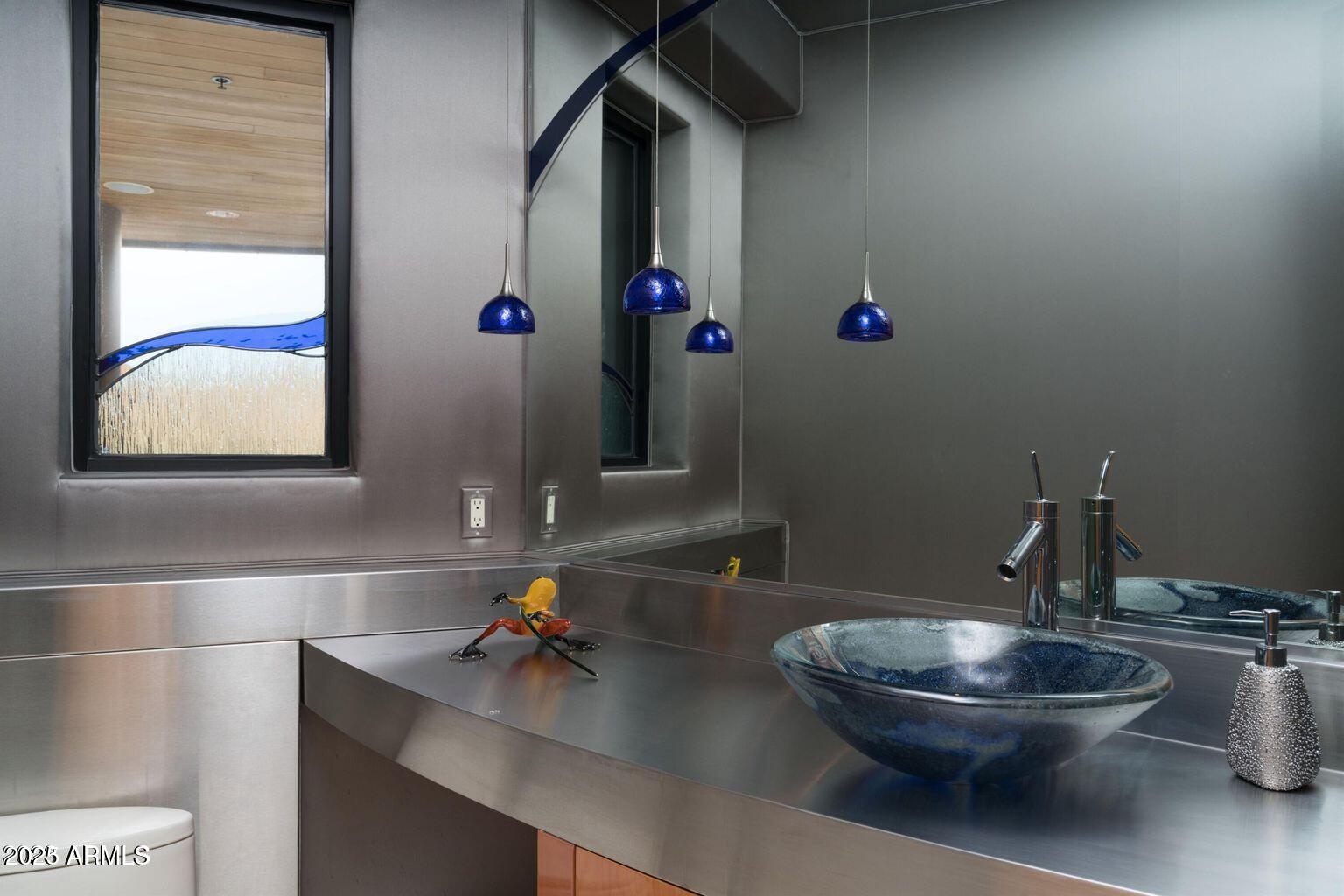 4550 E FOOTHILL Drive