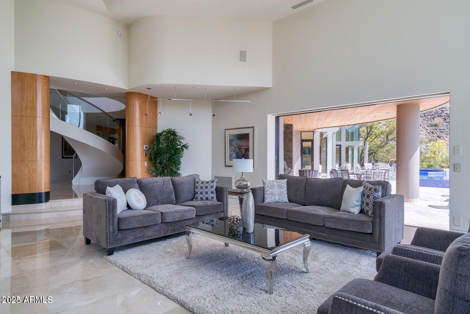 4550 E FOOTHILL Drive