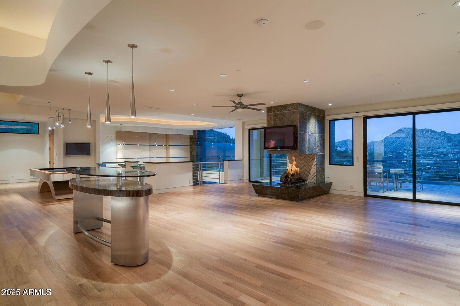 4550 E FOOTHILL Drive