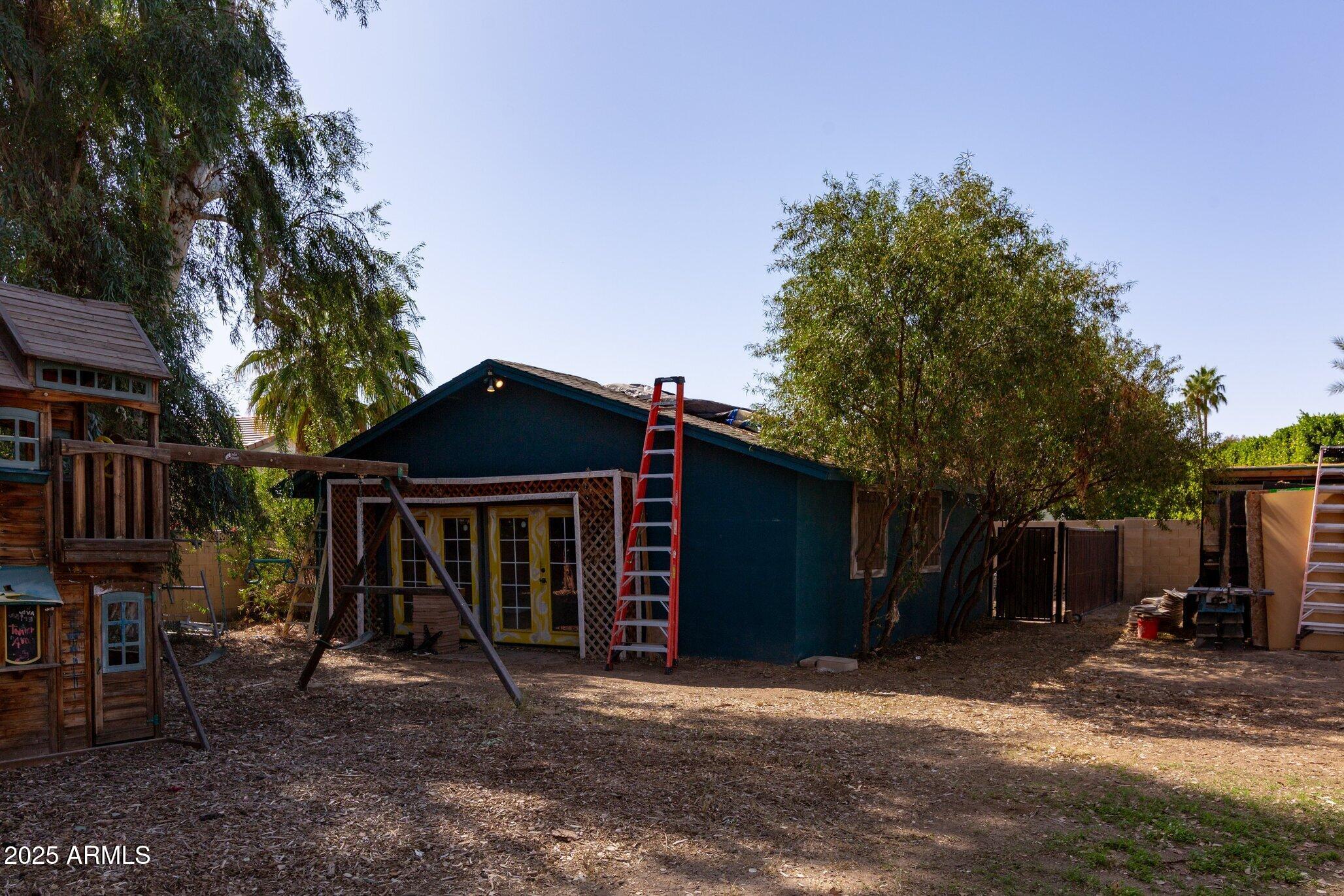 3419 E CHOLLA Street