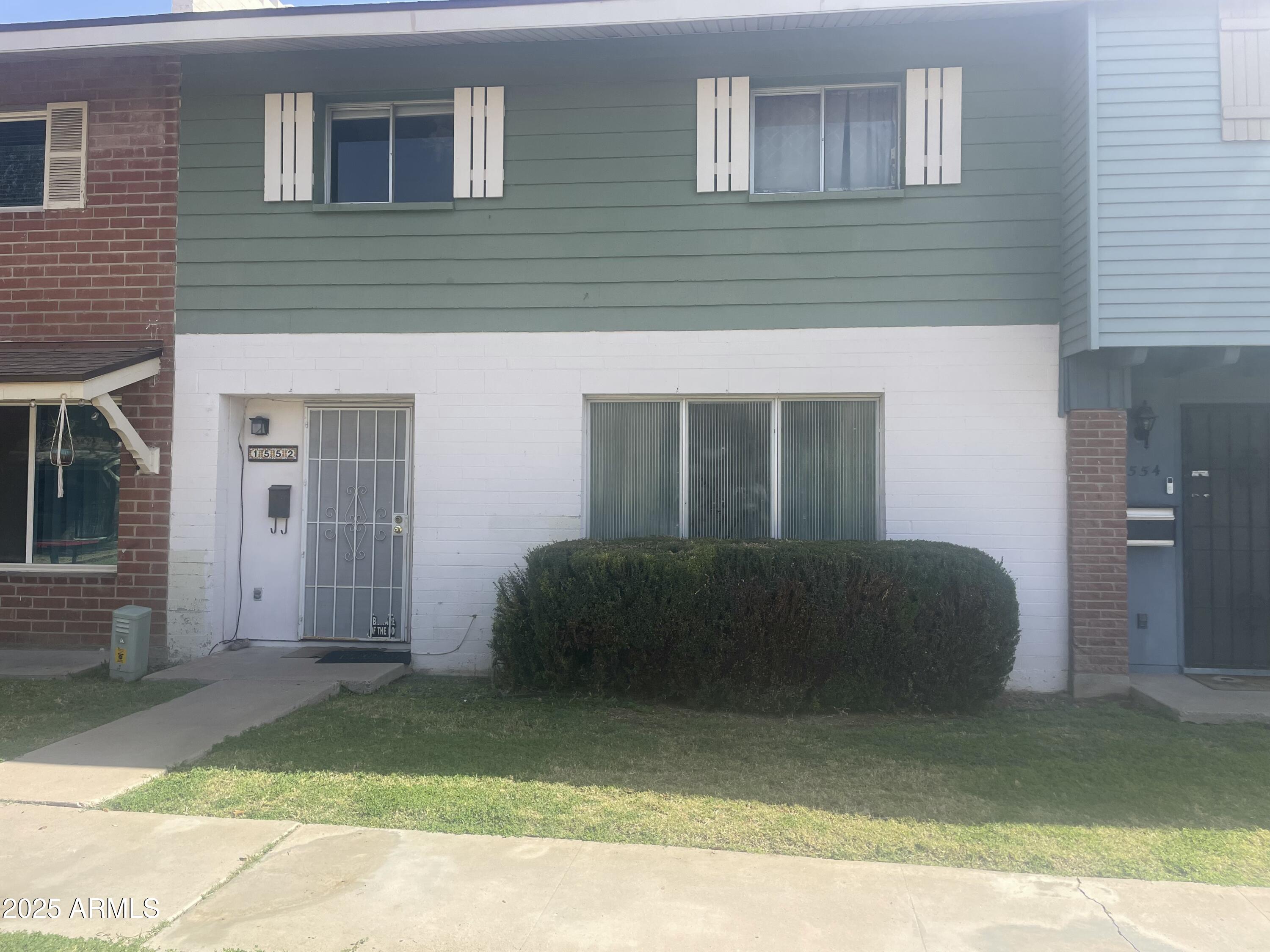 1552 W CAMPBELL Avenue