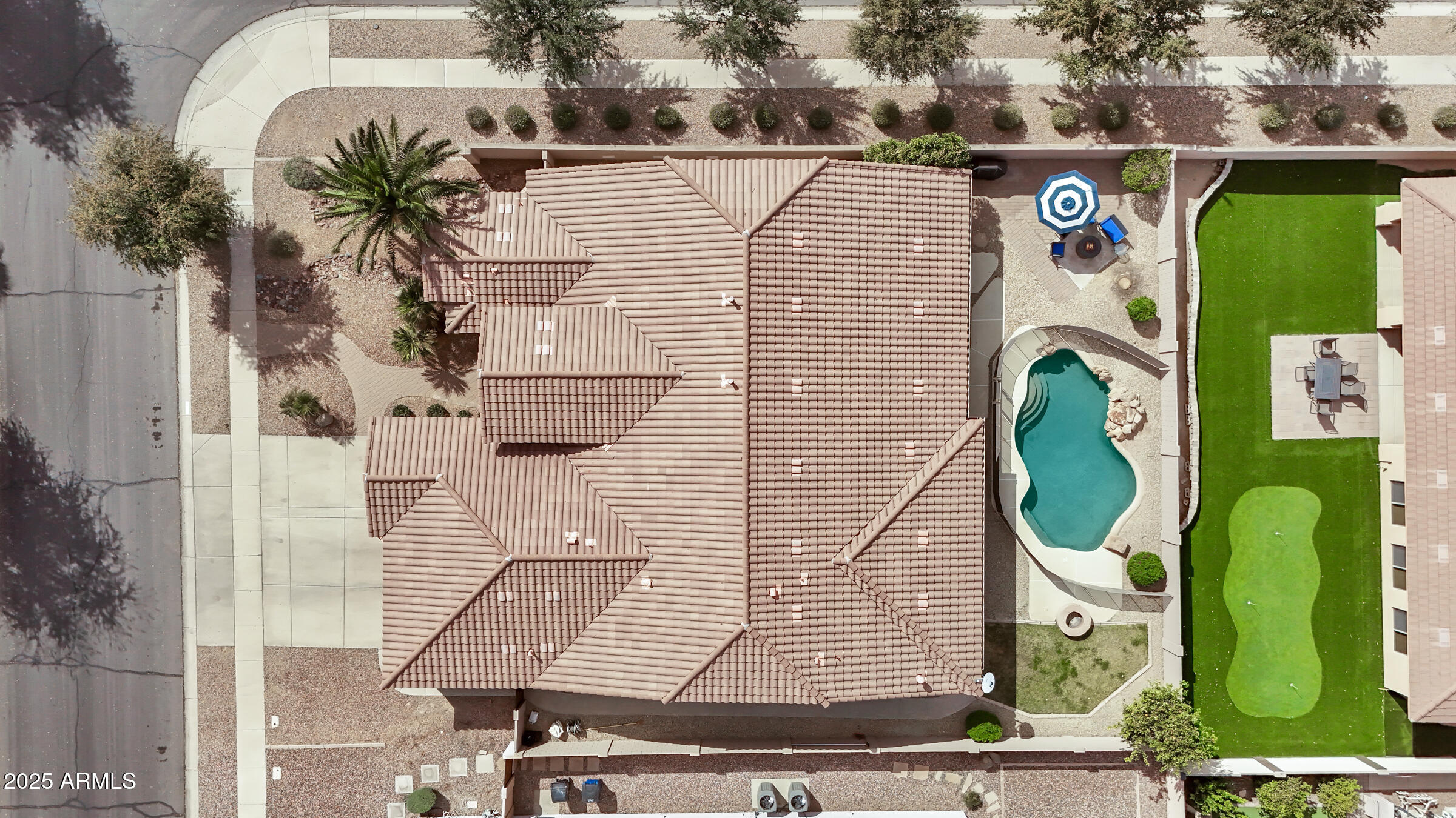 4618 E CARRIAGE Court