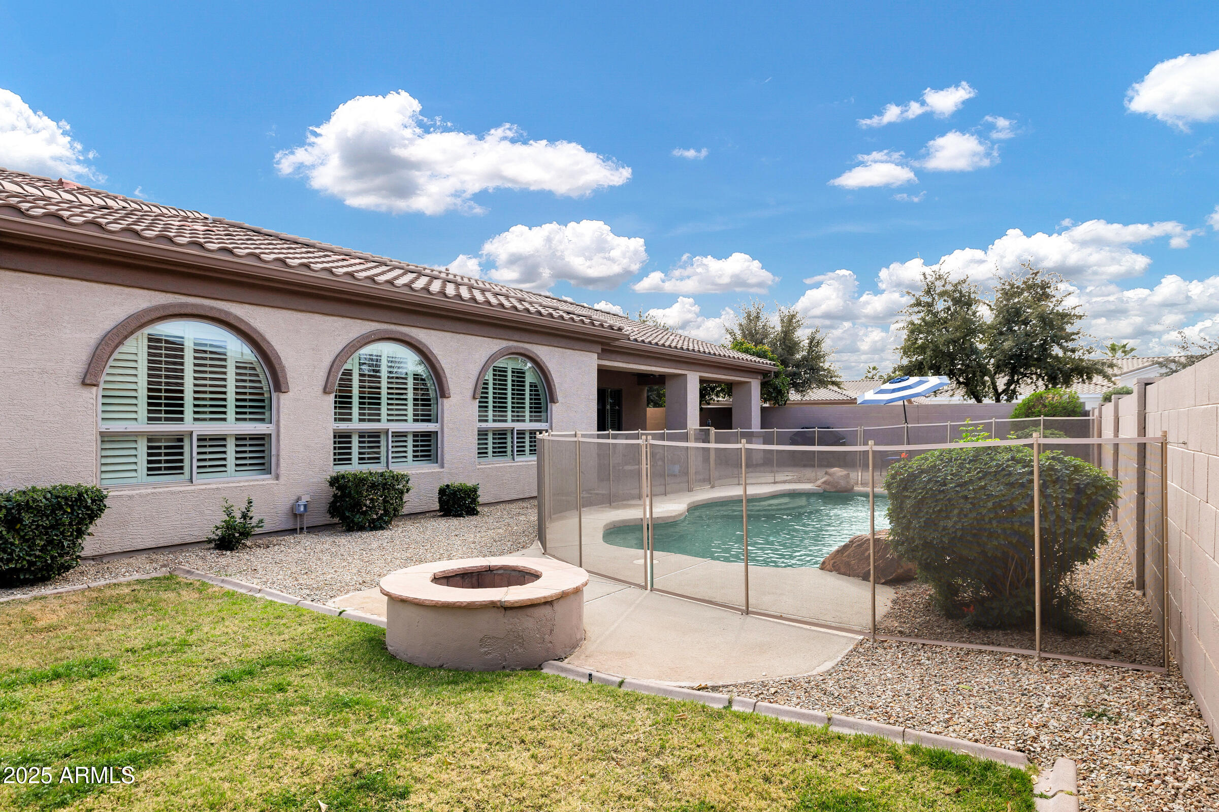 4618 E CARRIAGE Court