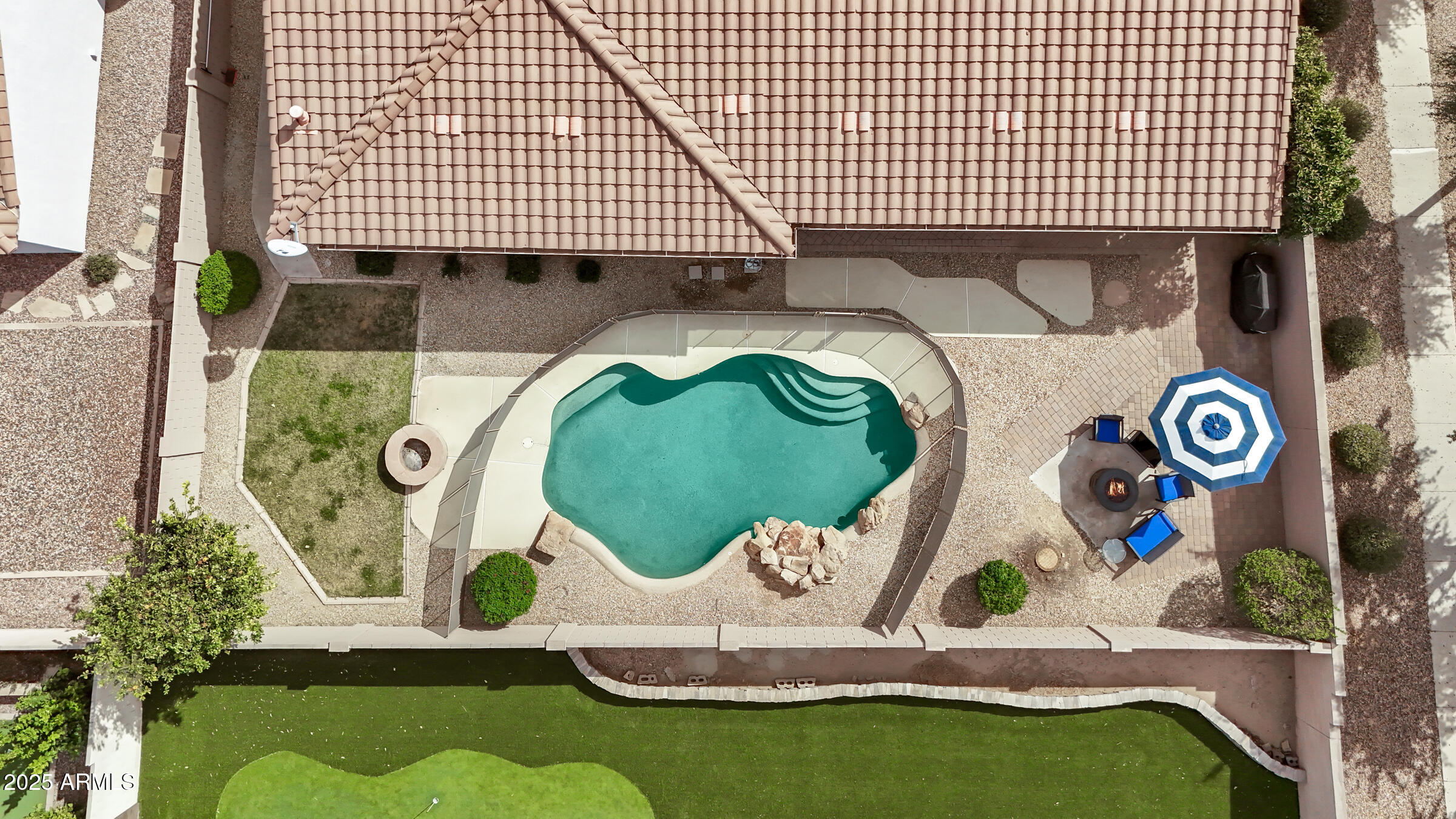 4618 E CARRIAGE Court