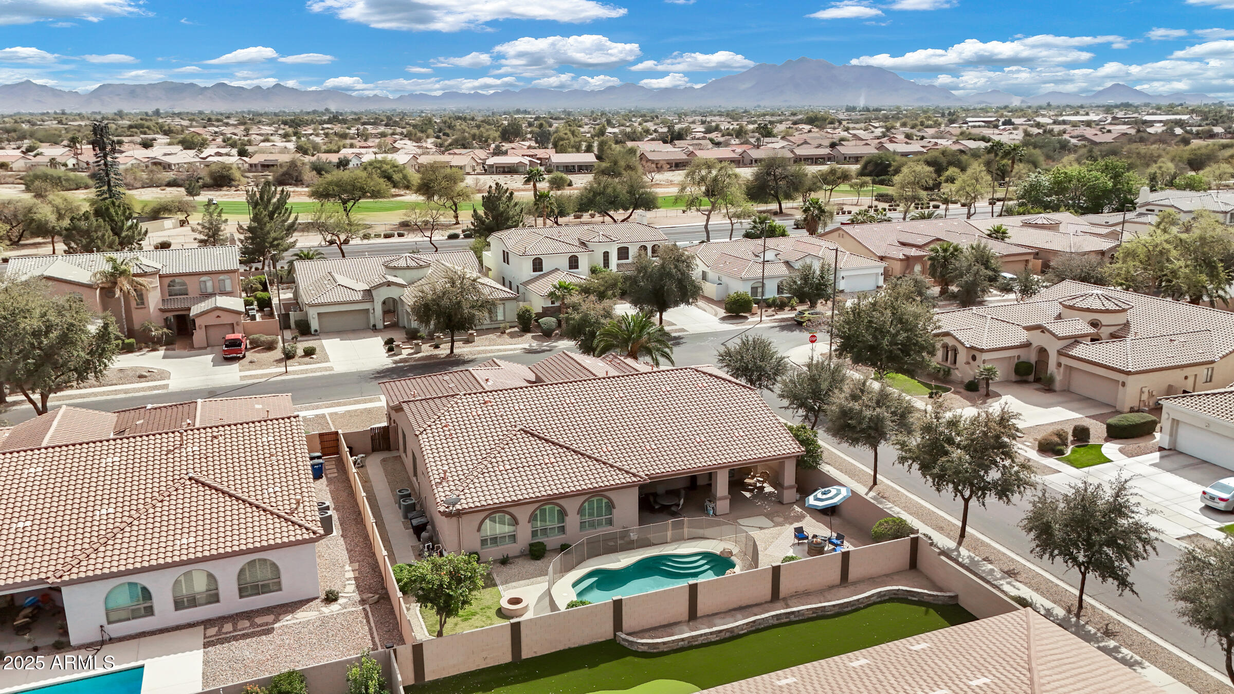 4618 E CARRIAGE Court