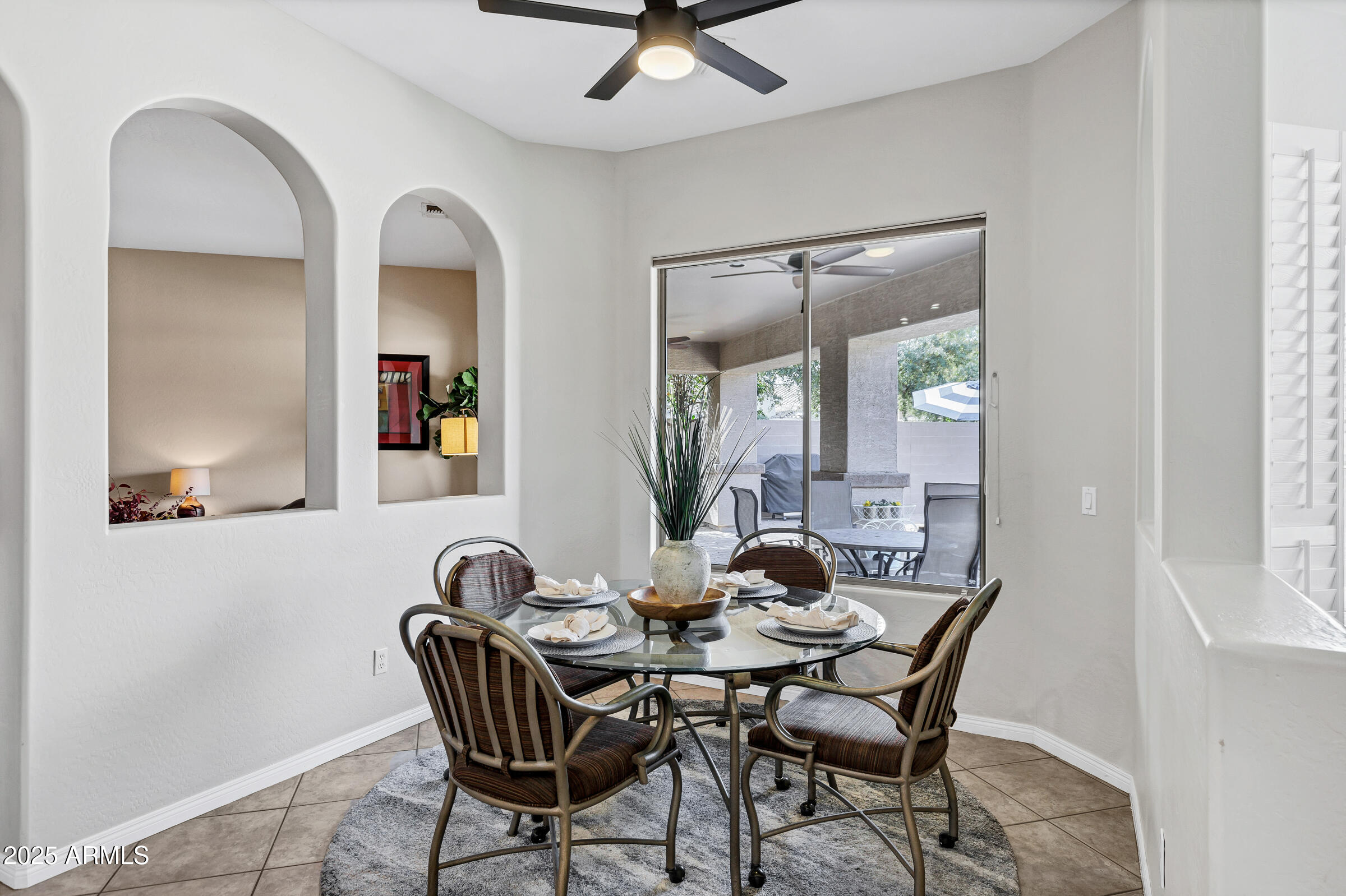 4618 E CARRIAGE Court