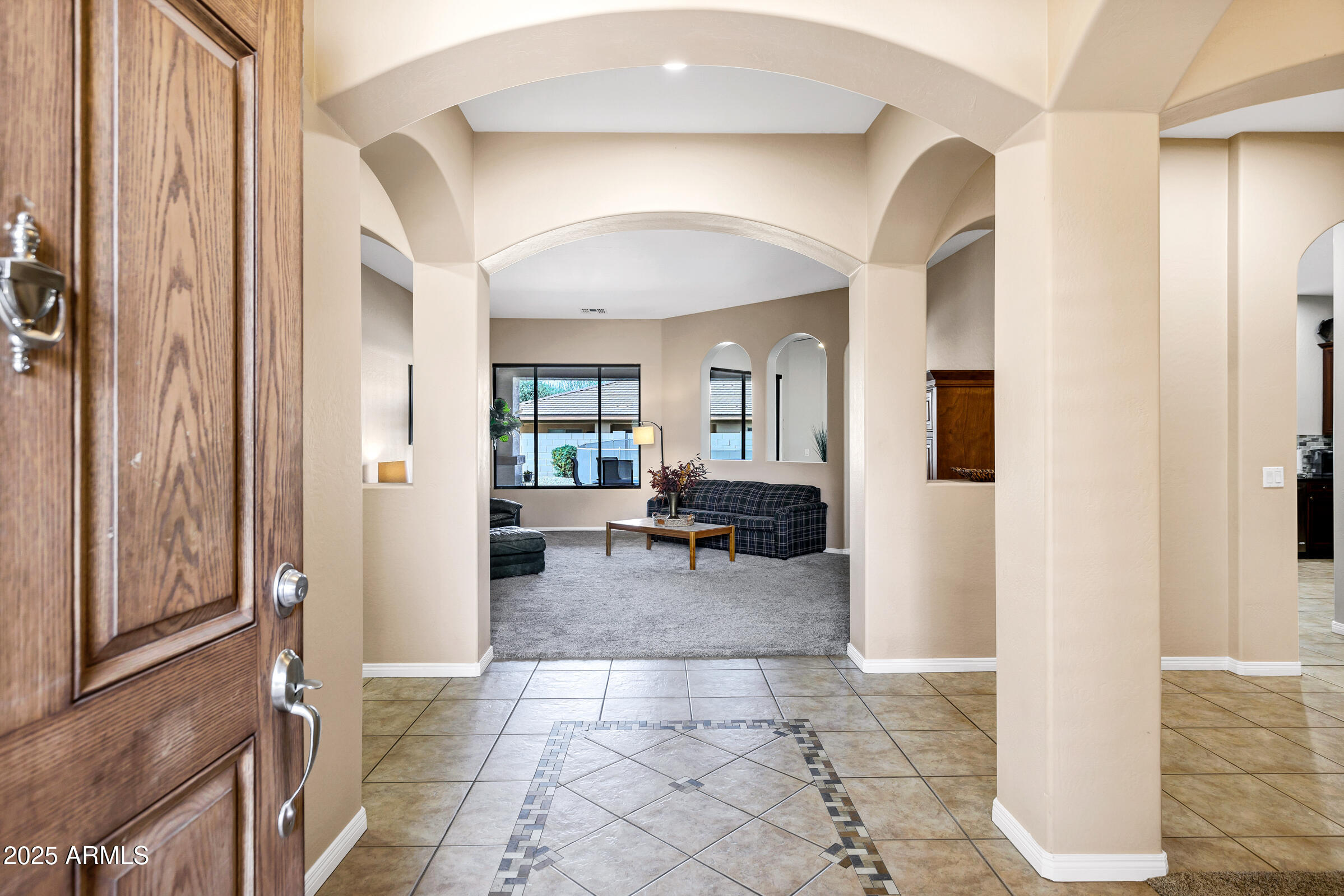 4618 E CARRIAGE Court