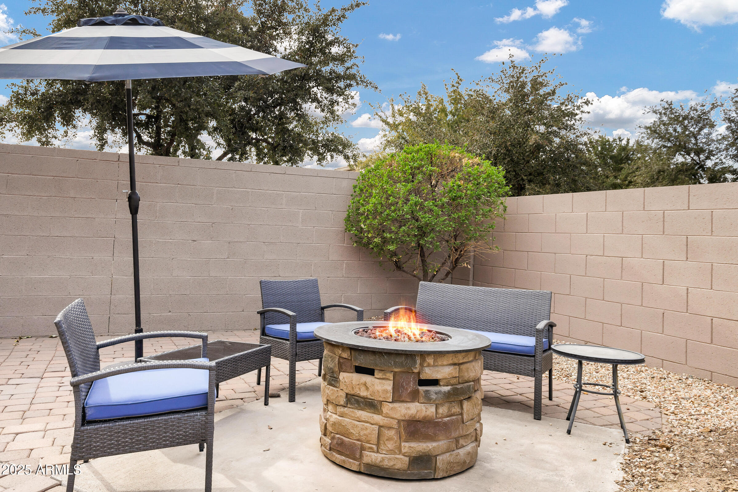 4618 E CARRIAGE Court