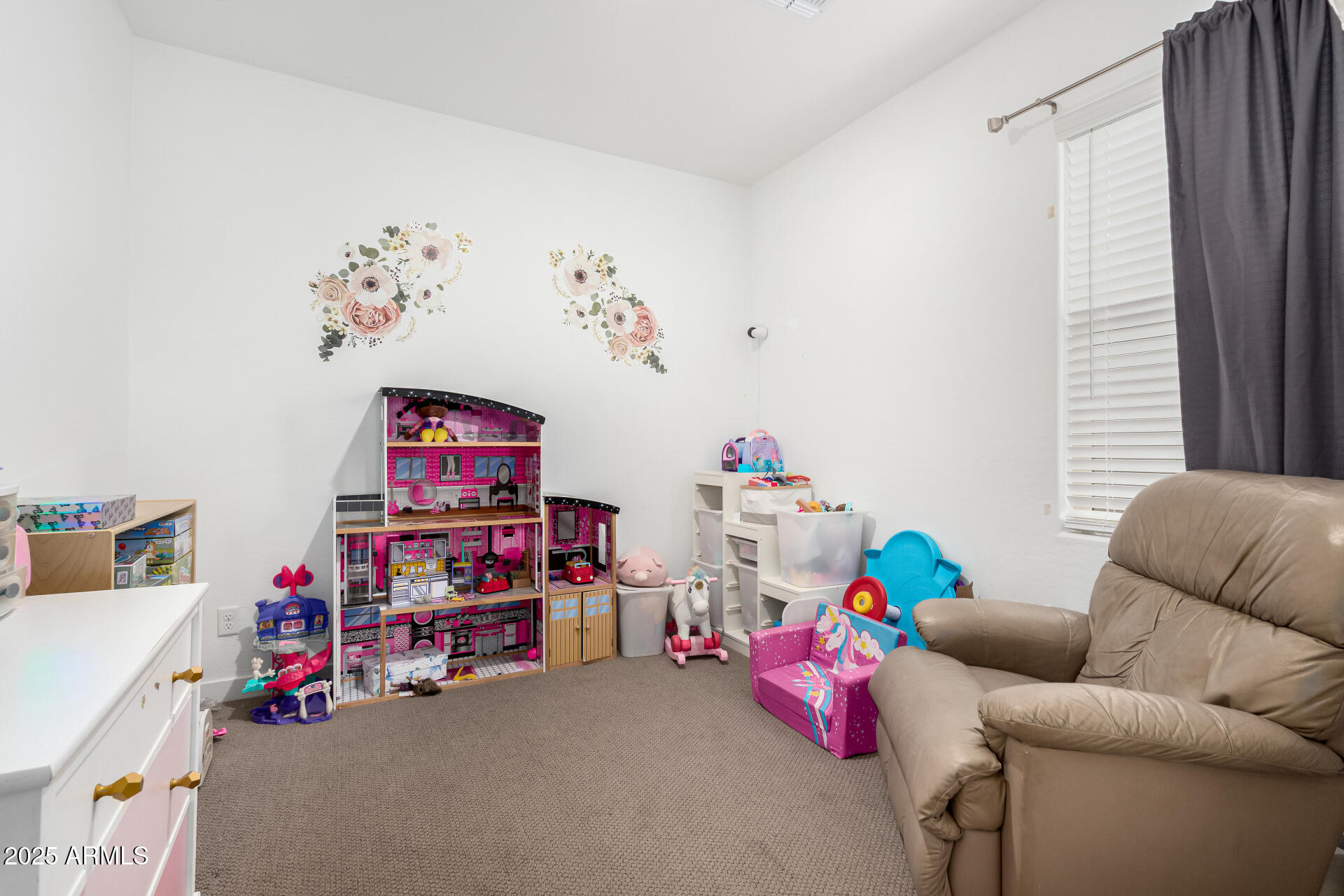 9823 E RED GIANT Drive