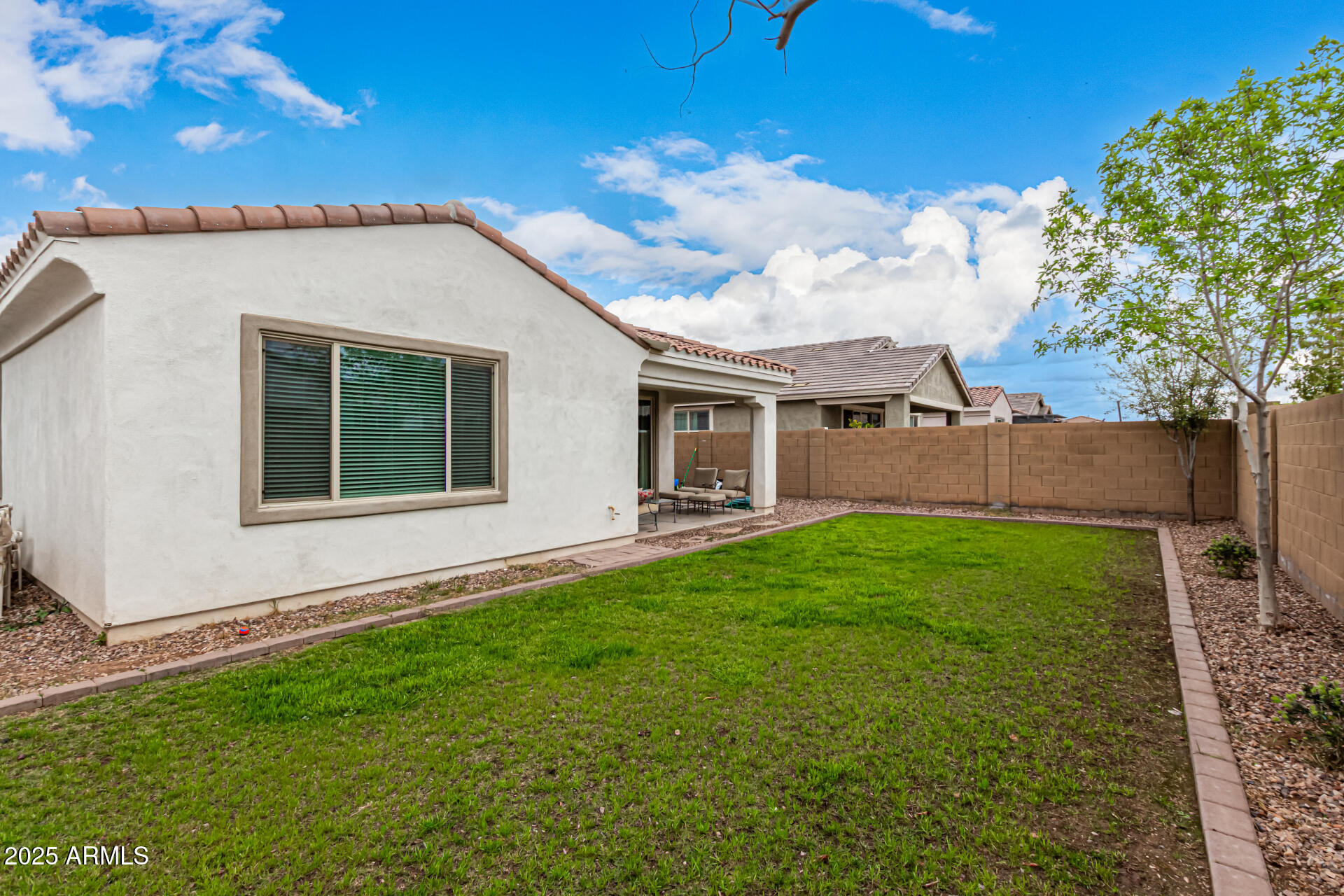 9823 E RED GIANT Drive